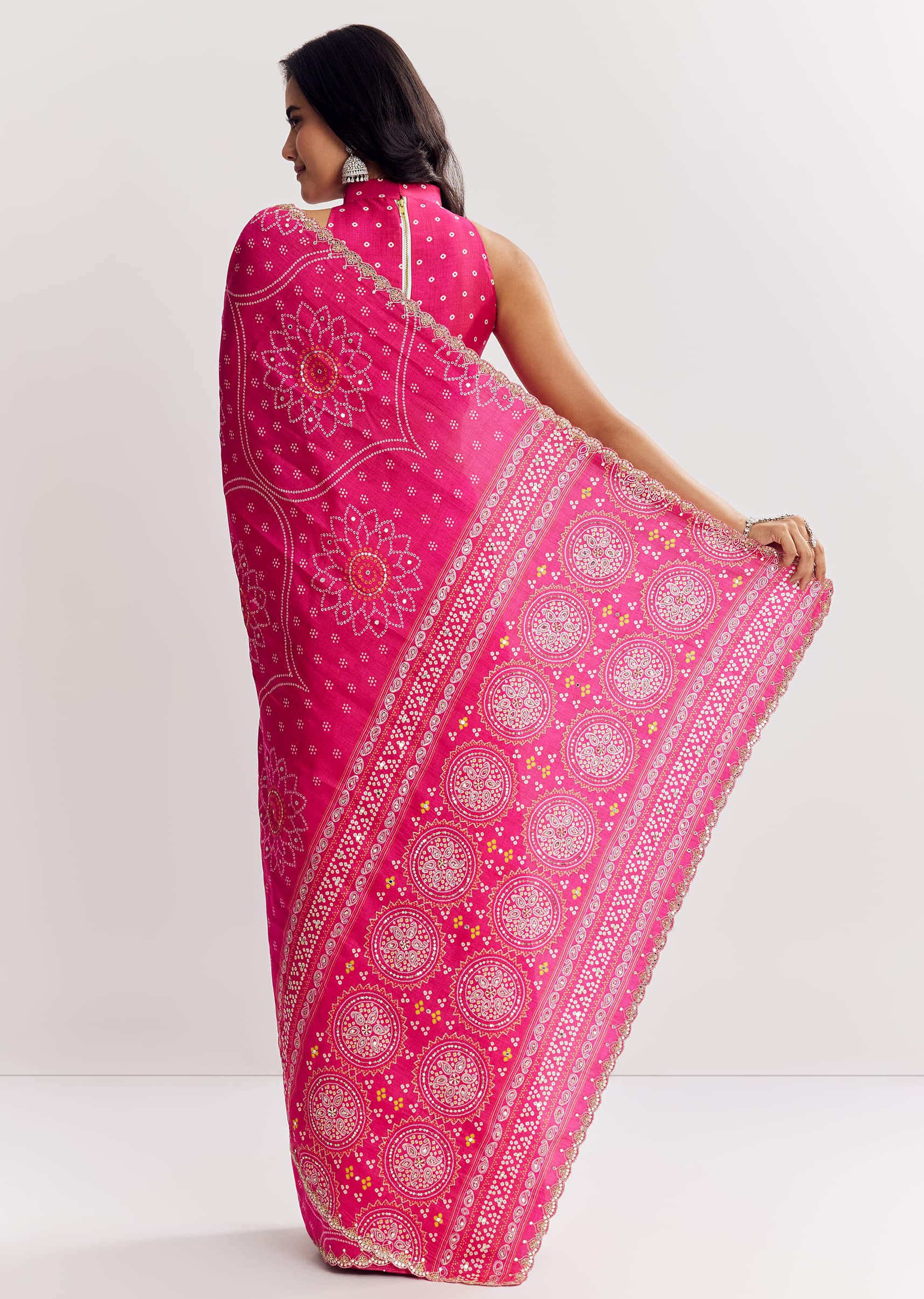 Pink Muslin Bandhani Printed Saree With Zari And Mirror Embroidery - Image 6