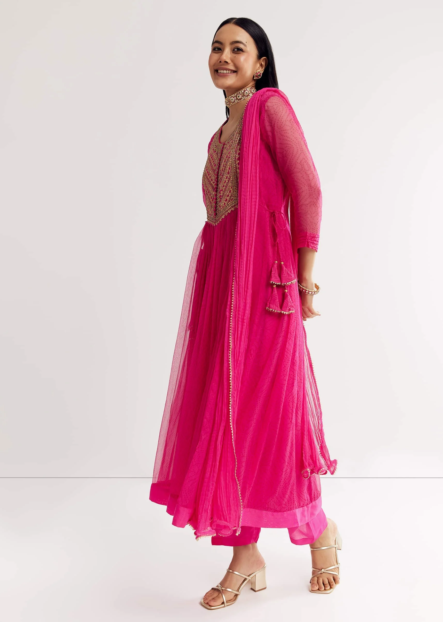 Pink Printed Chiffon Sequin Kurta Set With Dupatta - Image 4