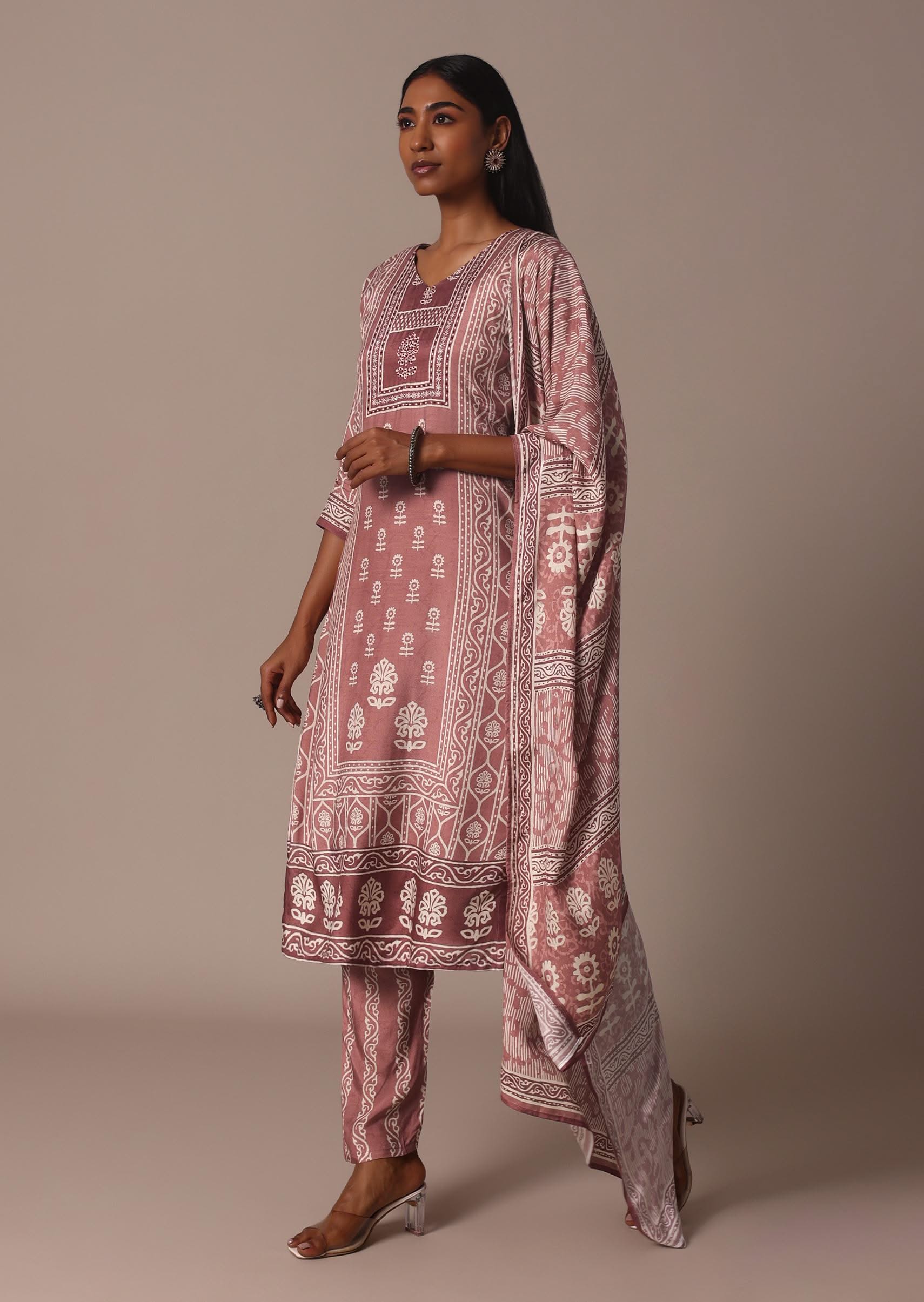 Pink Printed Kurti Pant Set With Embroidered Detail - Image 3