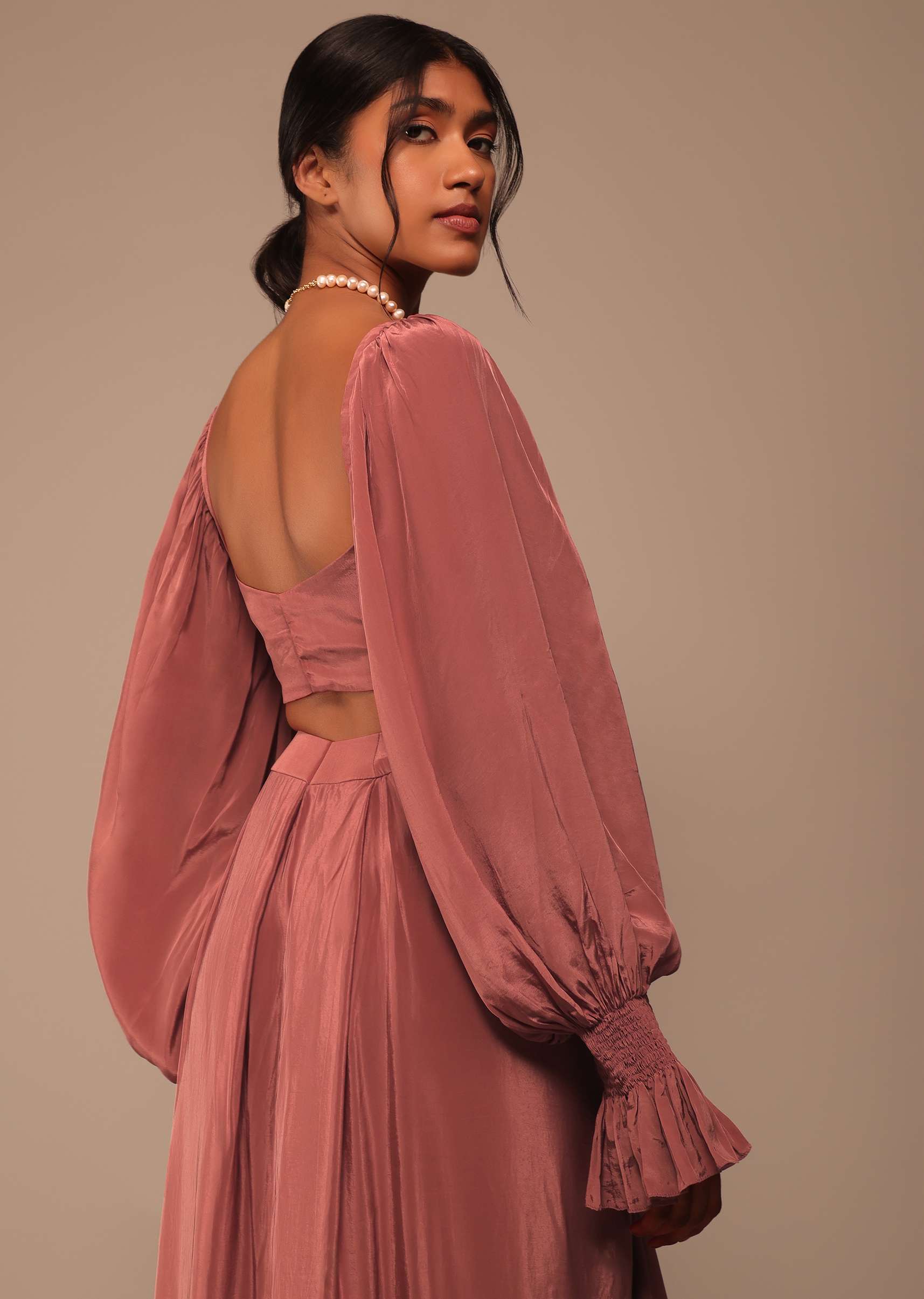 Pink Saree With Lantern Sleeved Blouse And Hand Worked Belt - Image 6