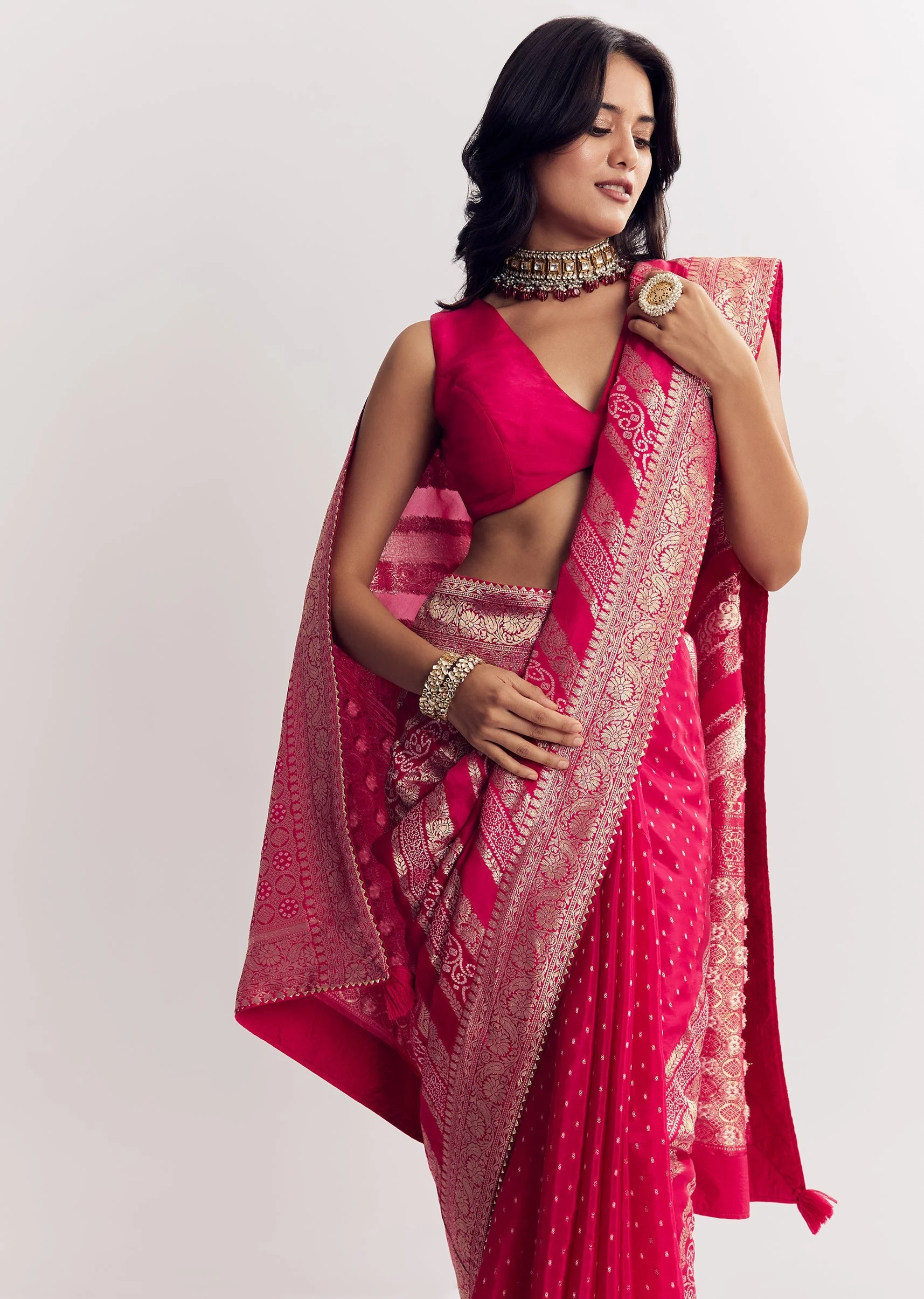 Pink Satin Saree With Zari Vine Design - Image 5
