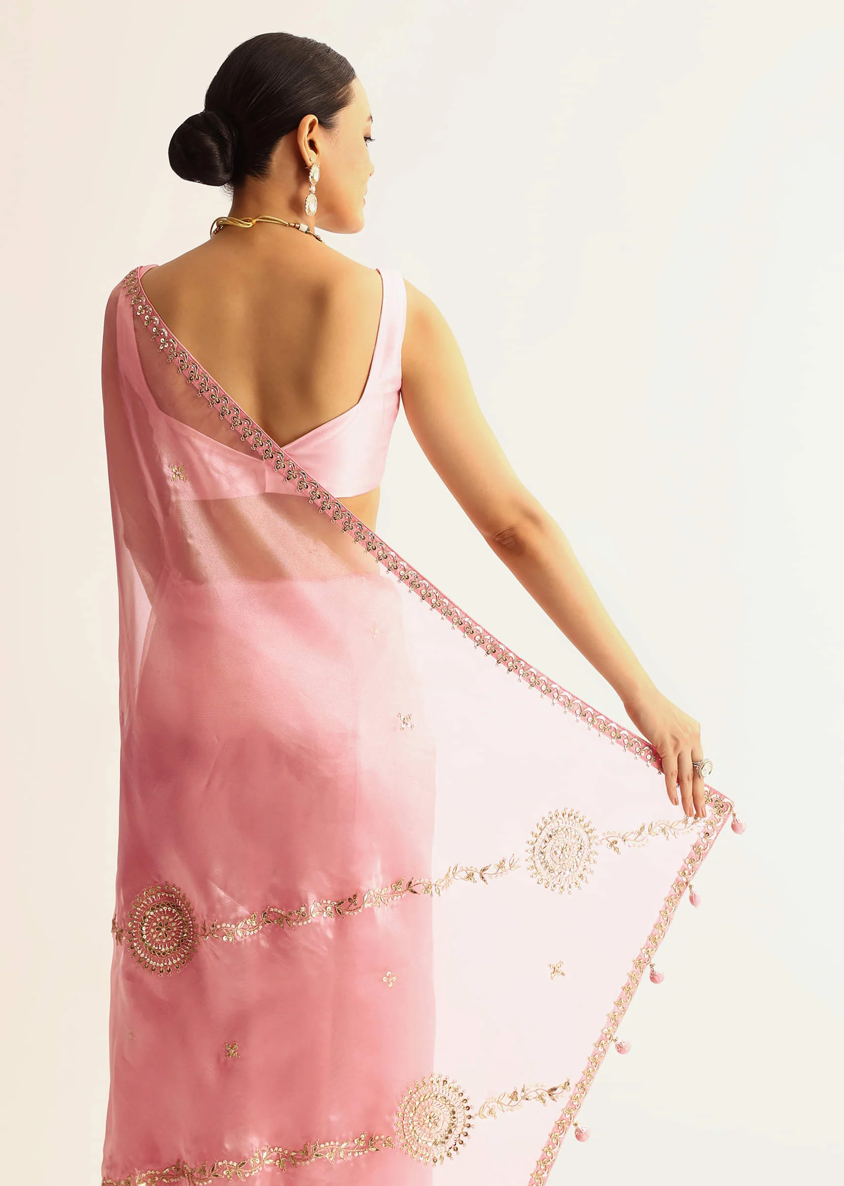 Pink Sequin Embroidered Organza Saree With Gotta Patti Embroidery - Image 4