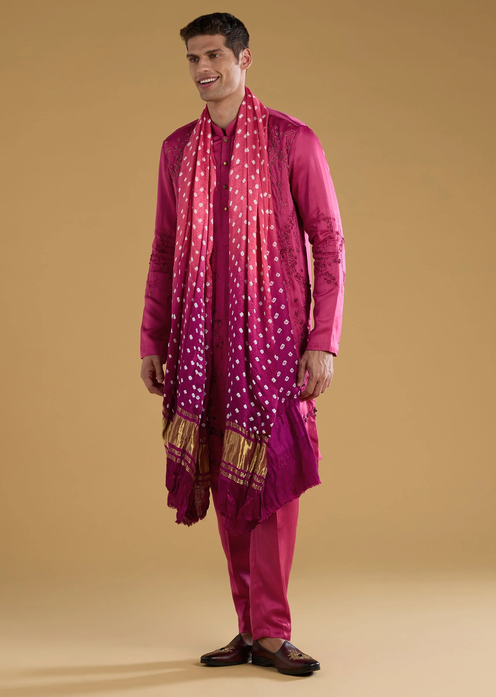 Pink Silk Embroidered Men's Kurta Set with Dupatta - Image 3