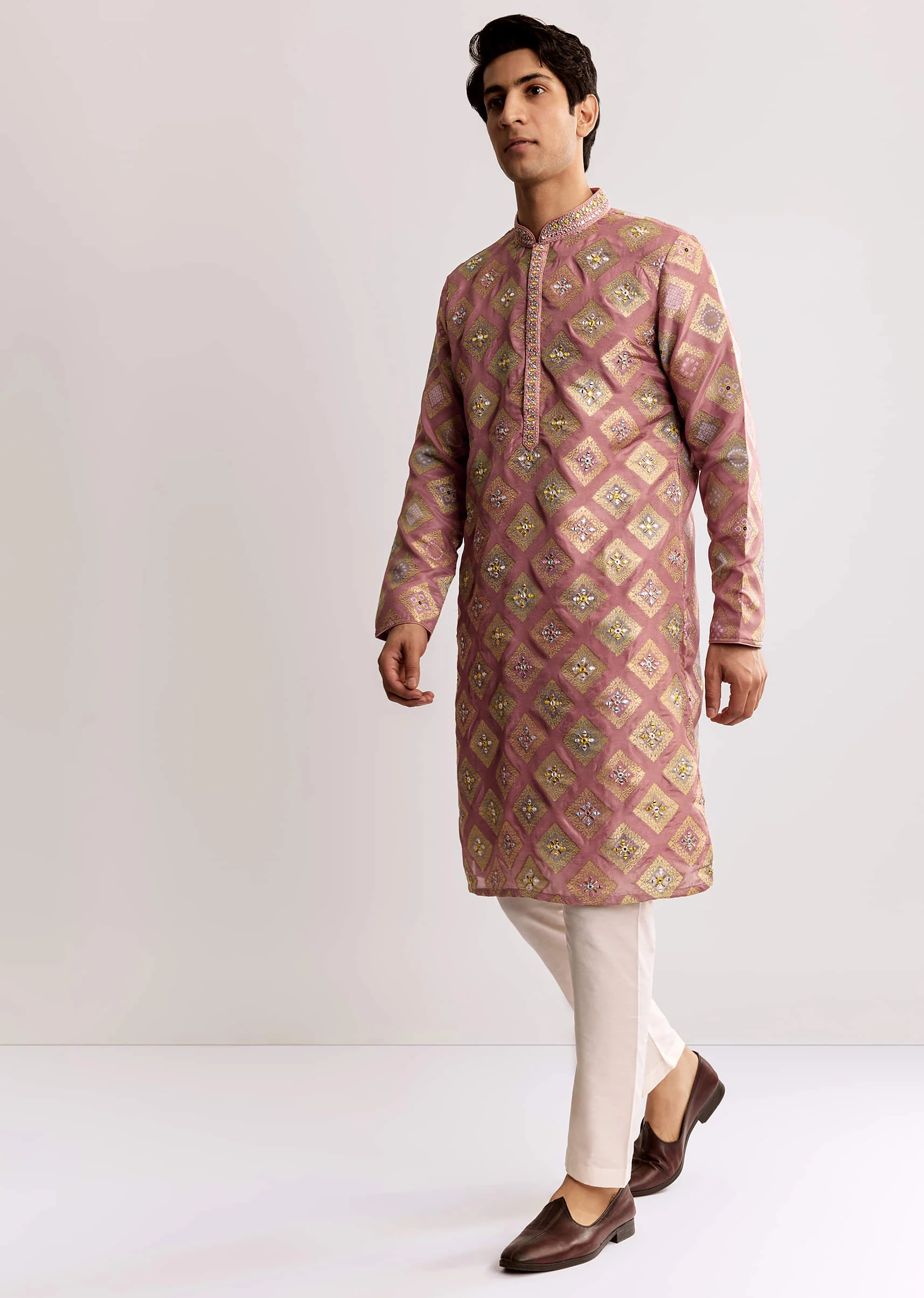 Pink Silk Kurta Set With Mirror Geometric Print - Image 4