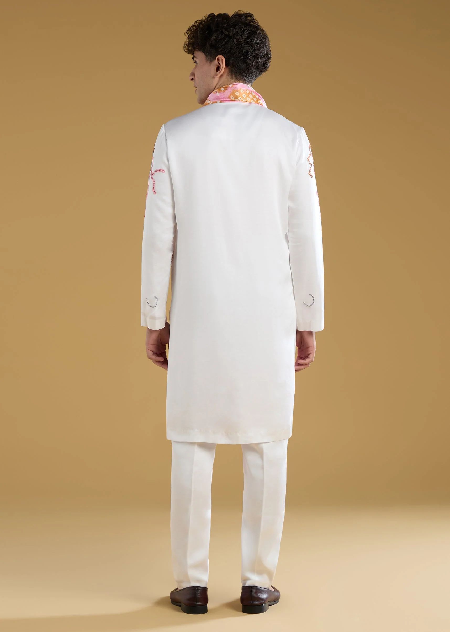 Pink Silk Kurta Set With Thread Detail Work - Image 5