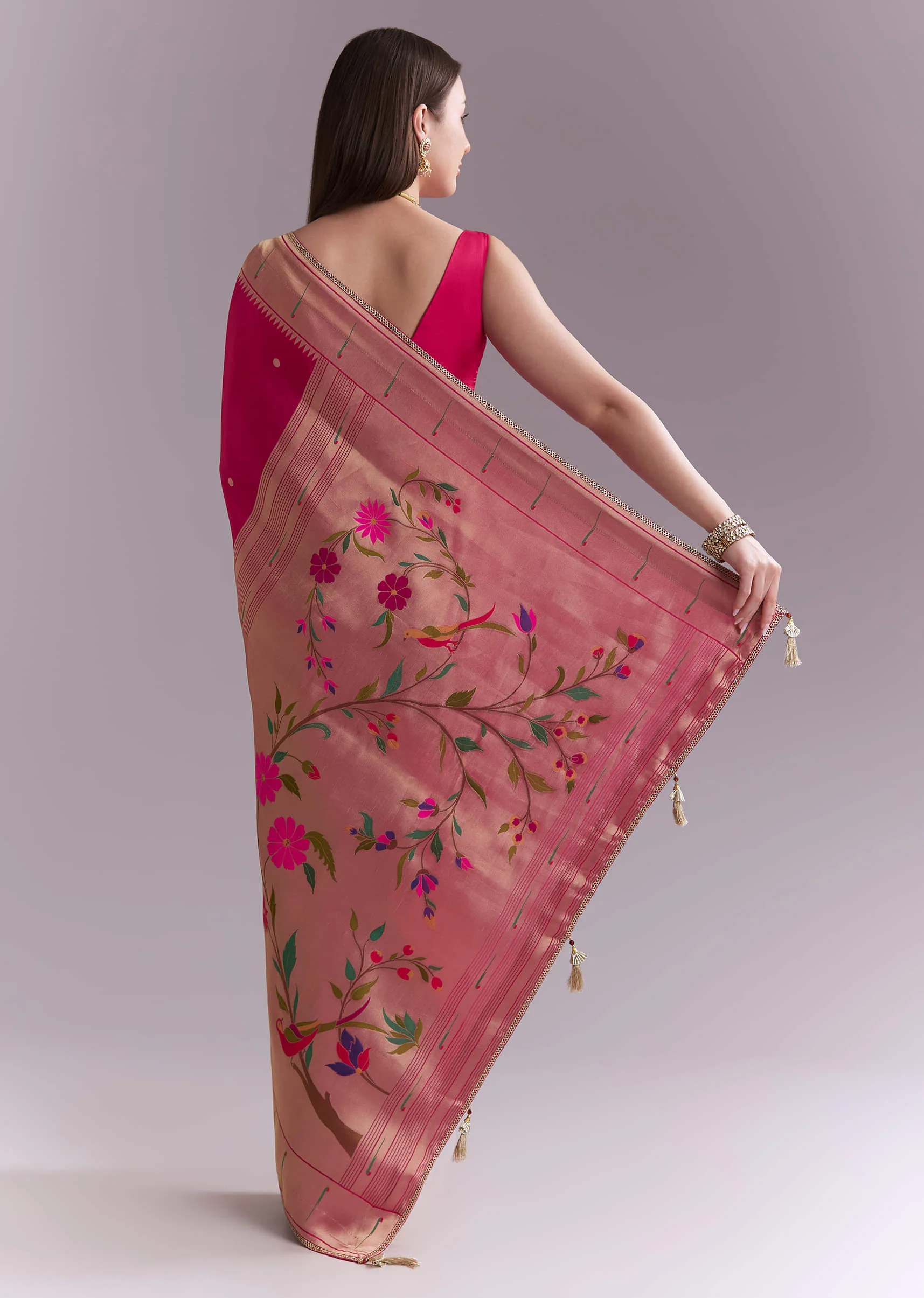 Pink Silk Muniya Paithani Saree With Multicolour Floral Motifs - Image 4
