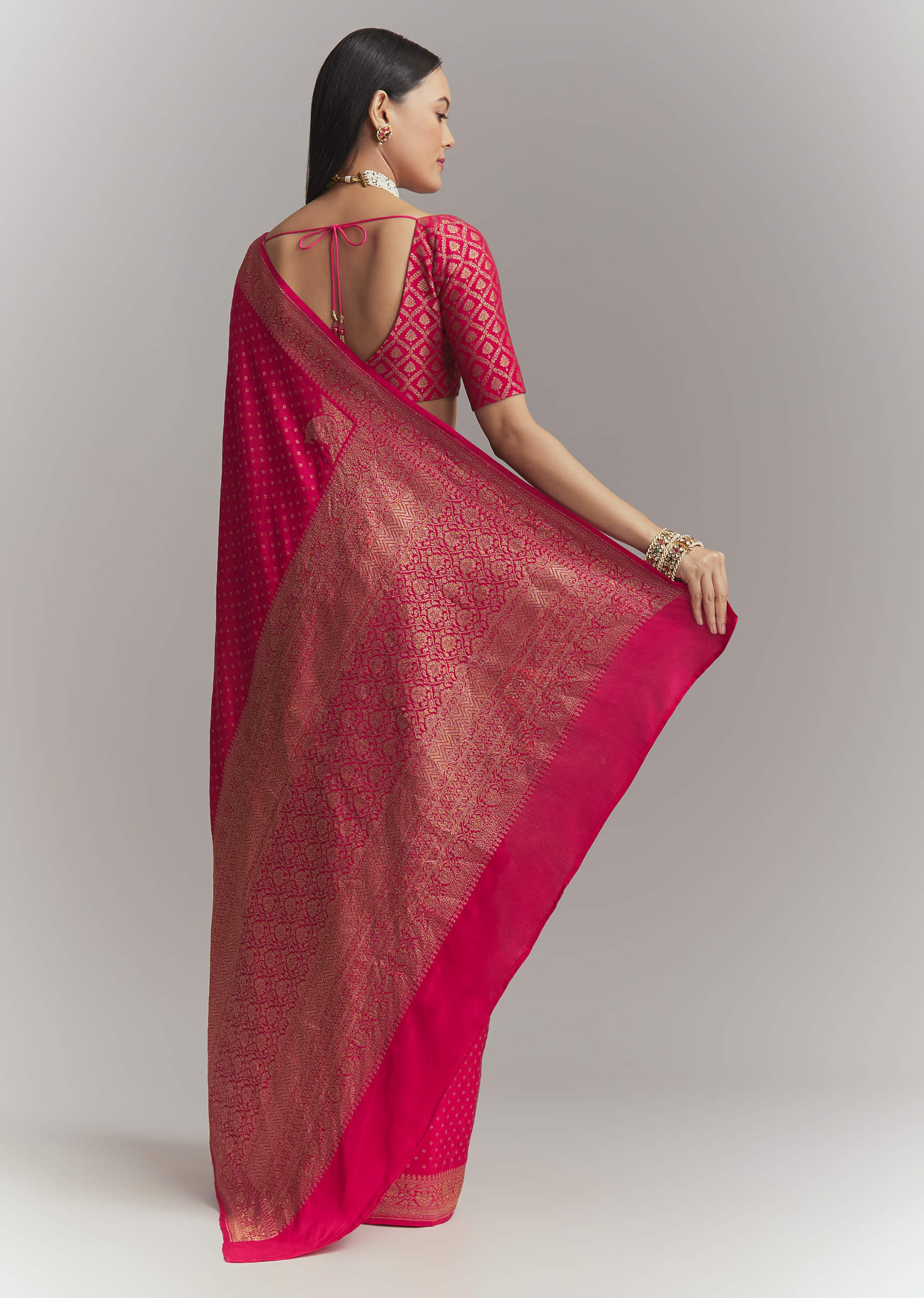 Pink Silk Woven Saree With Zari Weave - Image 4