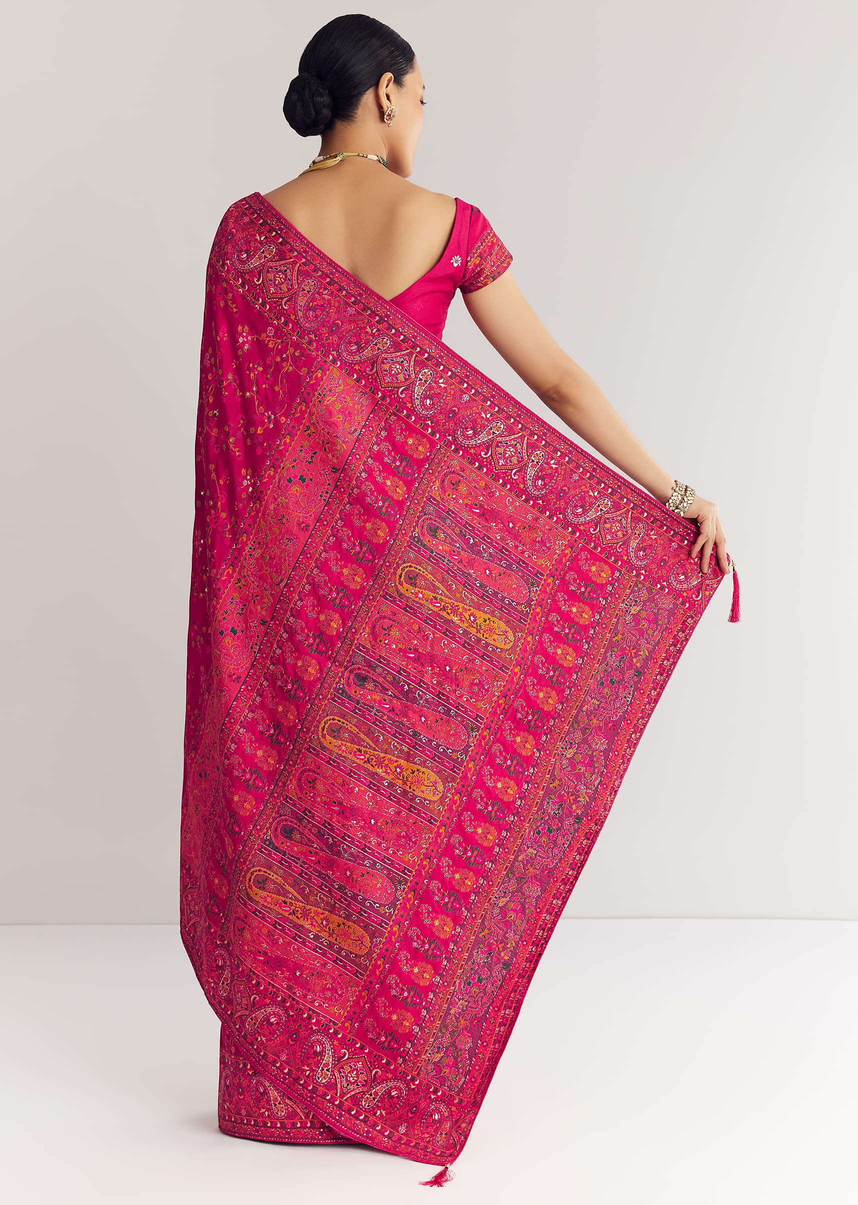 Pink Traditional Floral And Jaal Woven Saree - Image 6