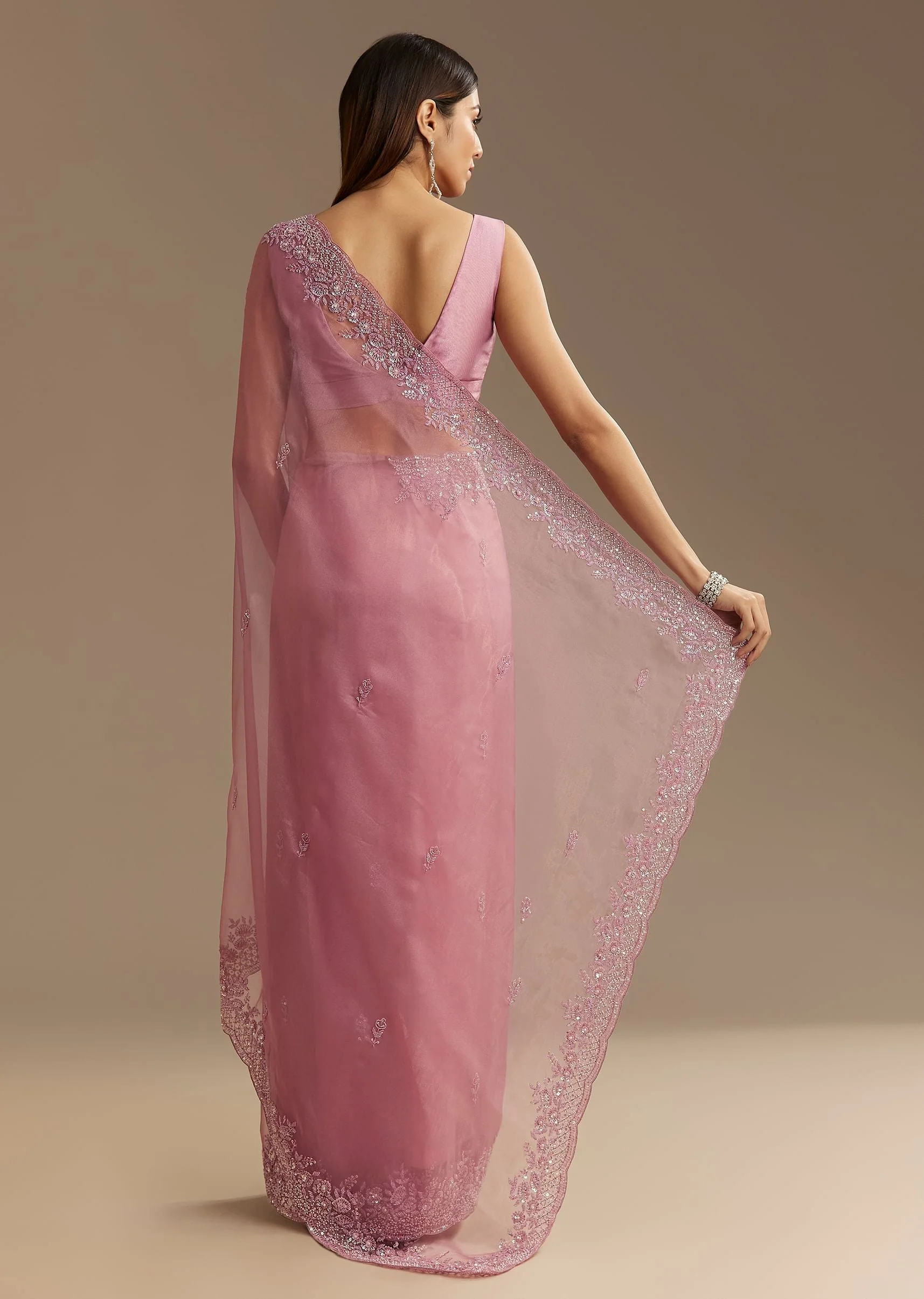 Pinkish Lavender Tissue Saree With Sequins Cutdana And Scallop Border - Image 6