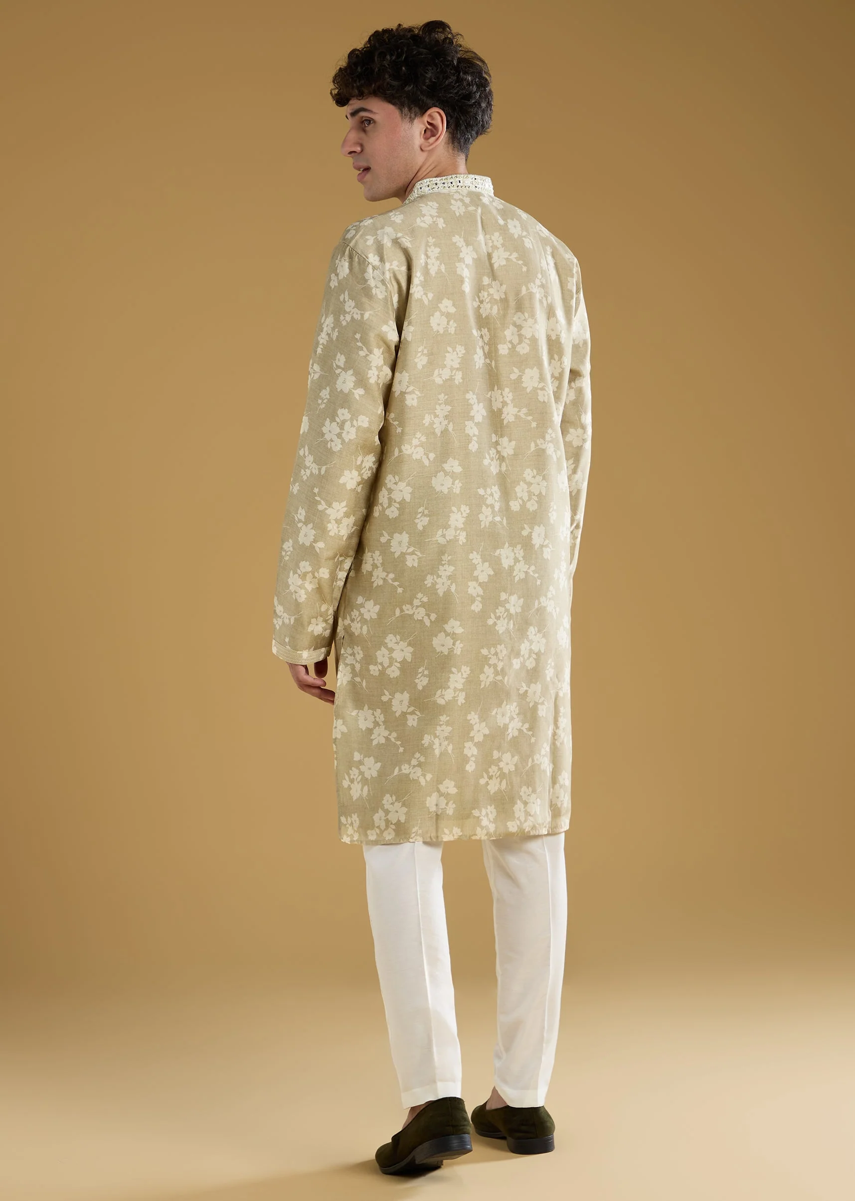 Pista Green Mens Kurta Set With Thread And Mirror Detail - Image 5