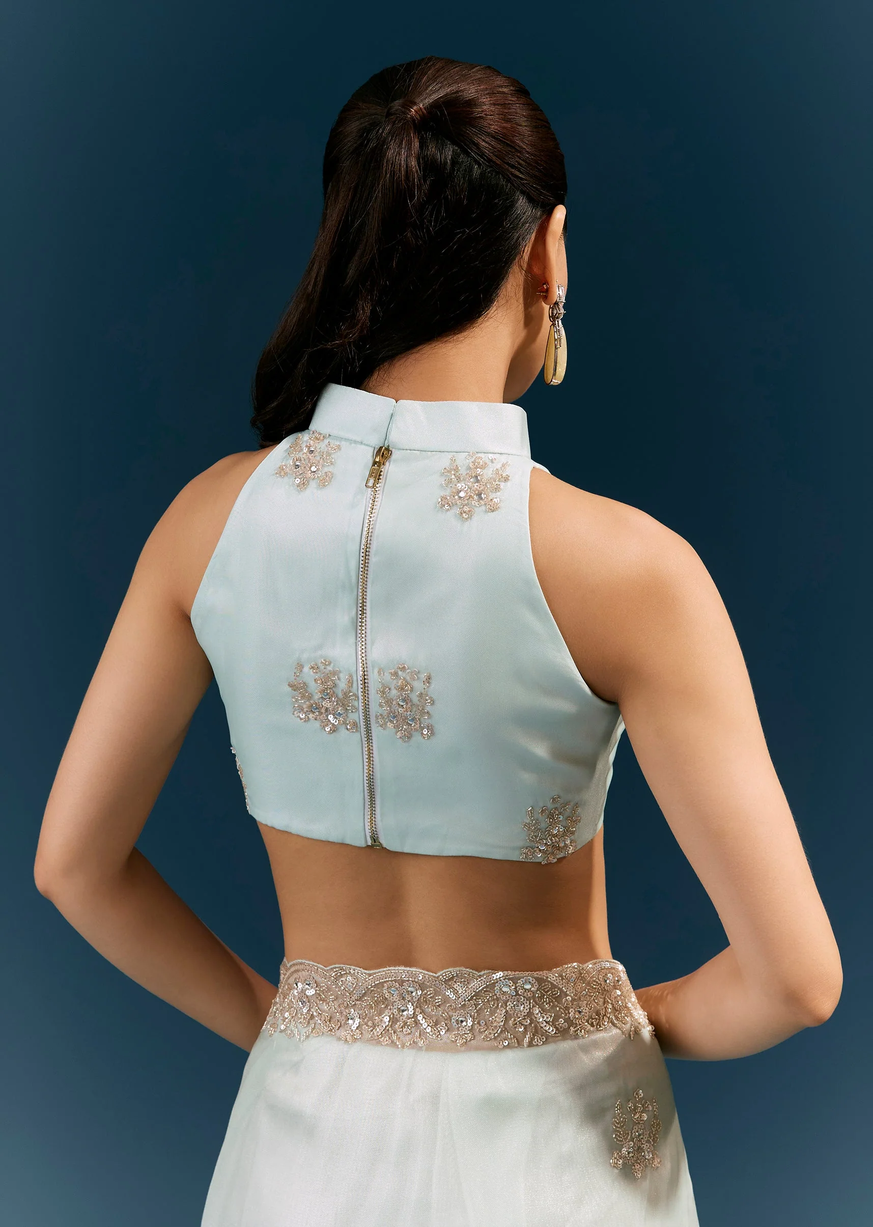 Powder Blue Net Saree With Scalloped Embroidered Border And Shimmer Detailing - Image 8