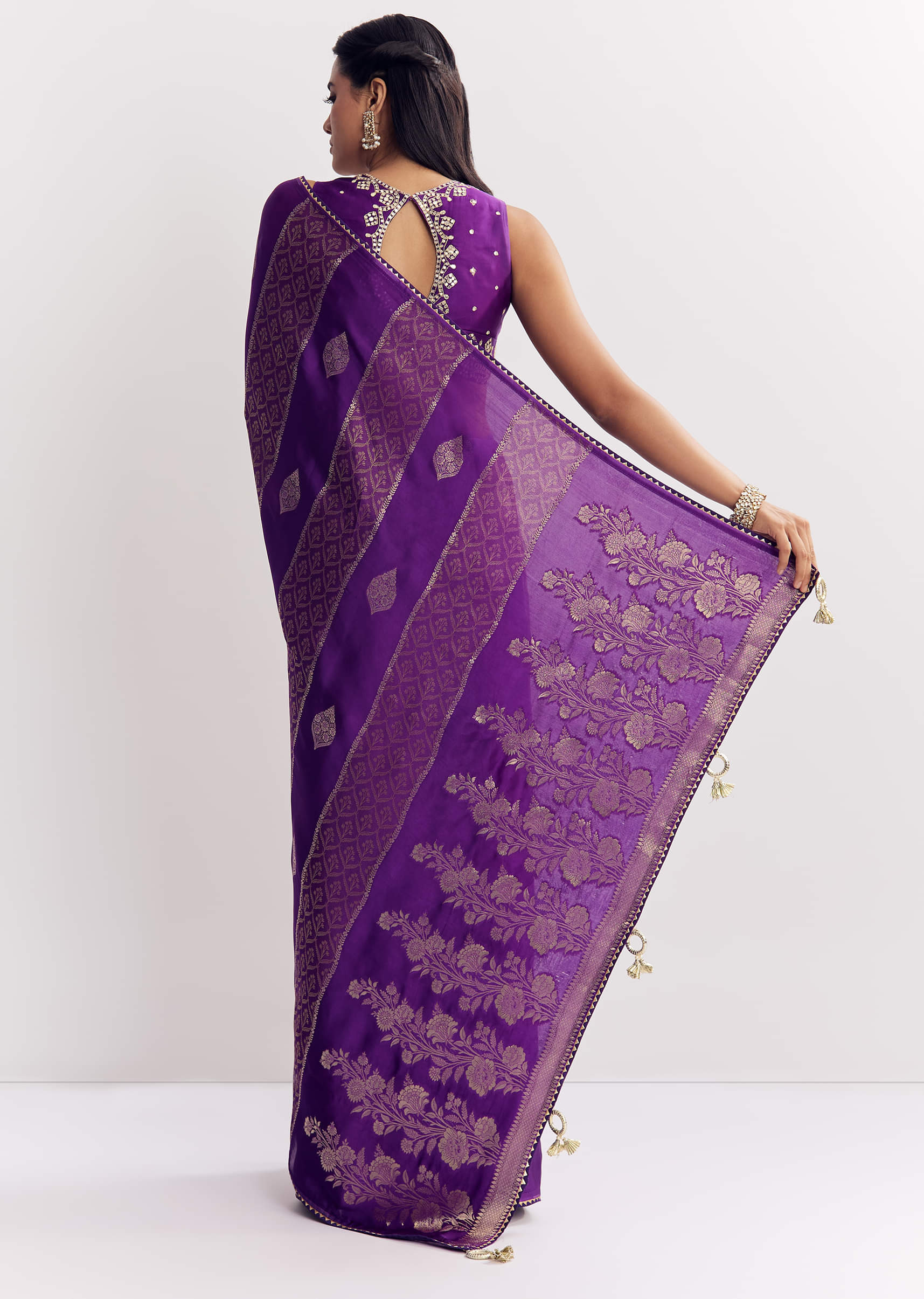 Purple Dola Silk Saree With Gota Patti Motif And Embroidered Blouse - Image 4