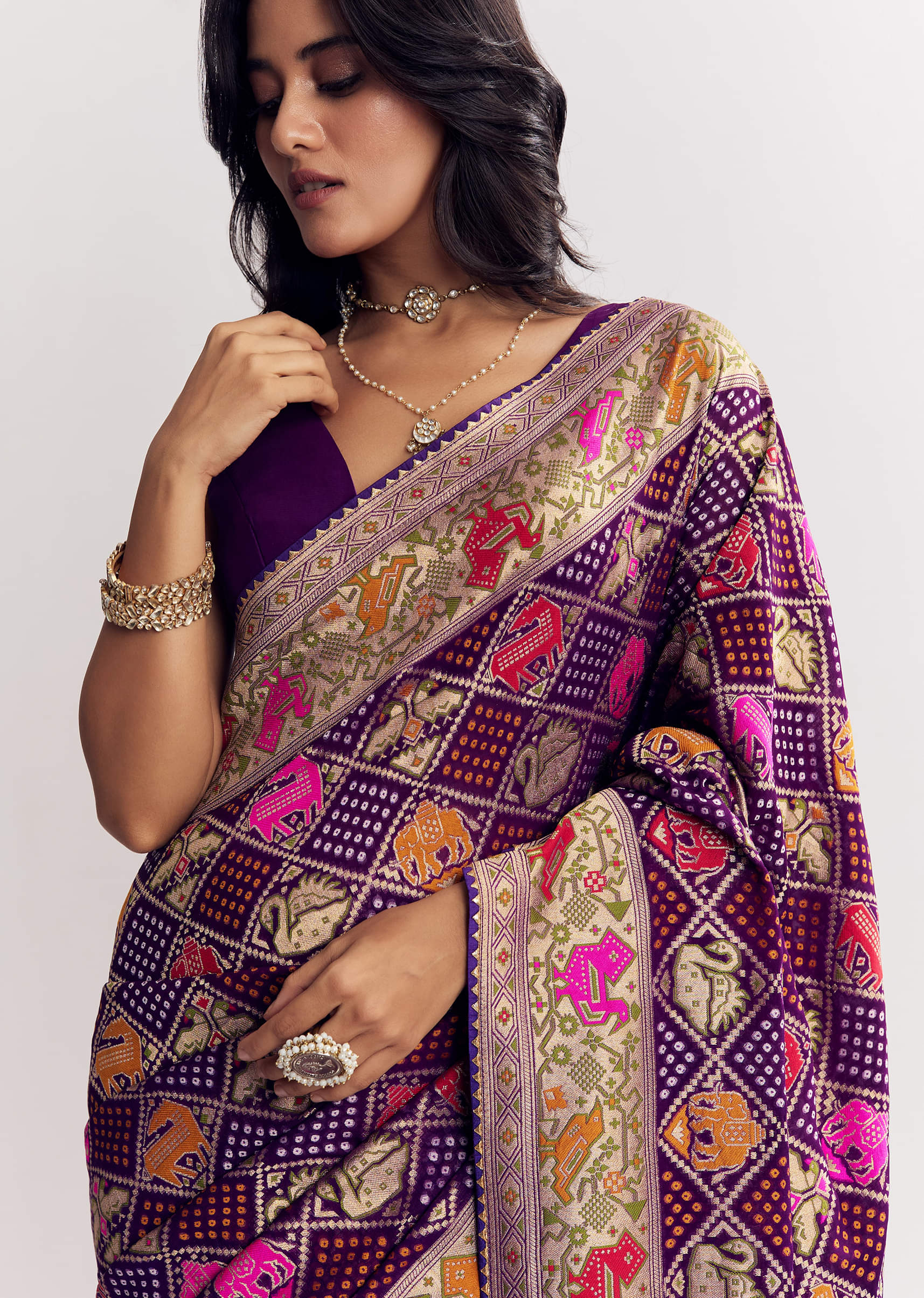 Purple Georgette Bandhani Saree With Animal Motifs And Gota Border - Image 2