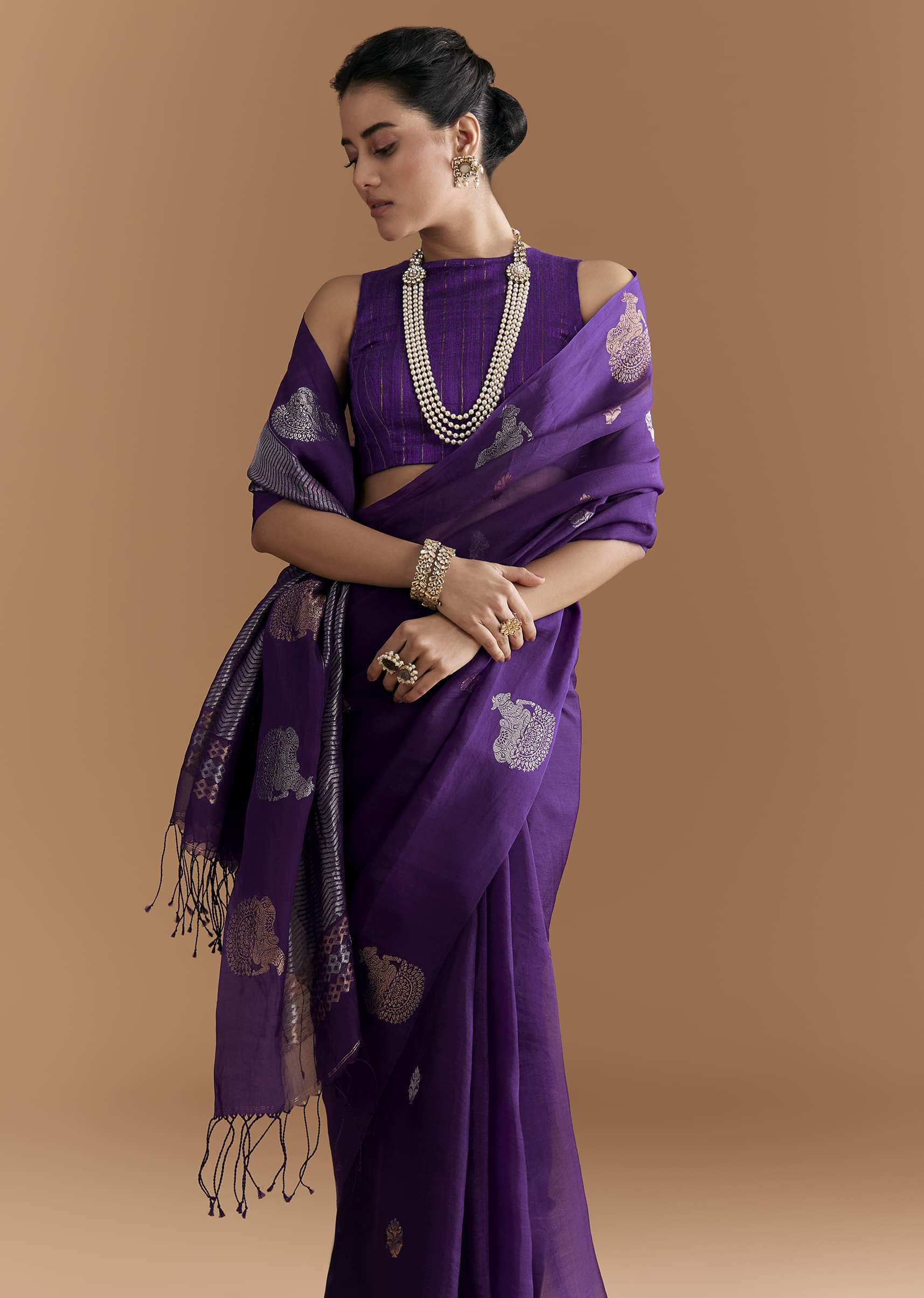Purple Linen Woven Saree With Brocade And Zari Work - Image 5