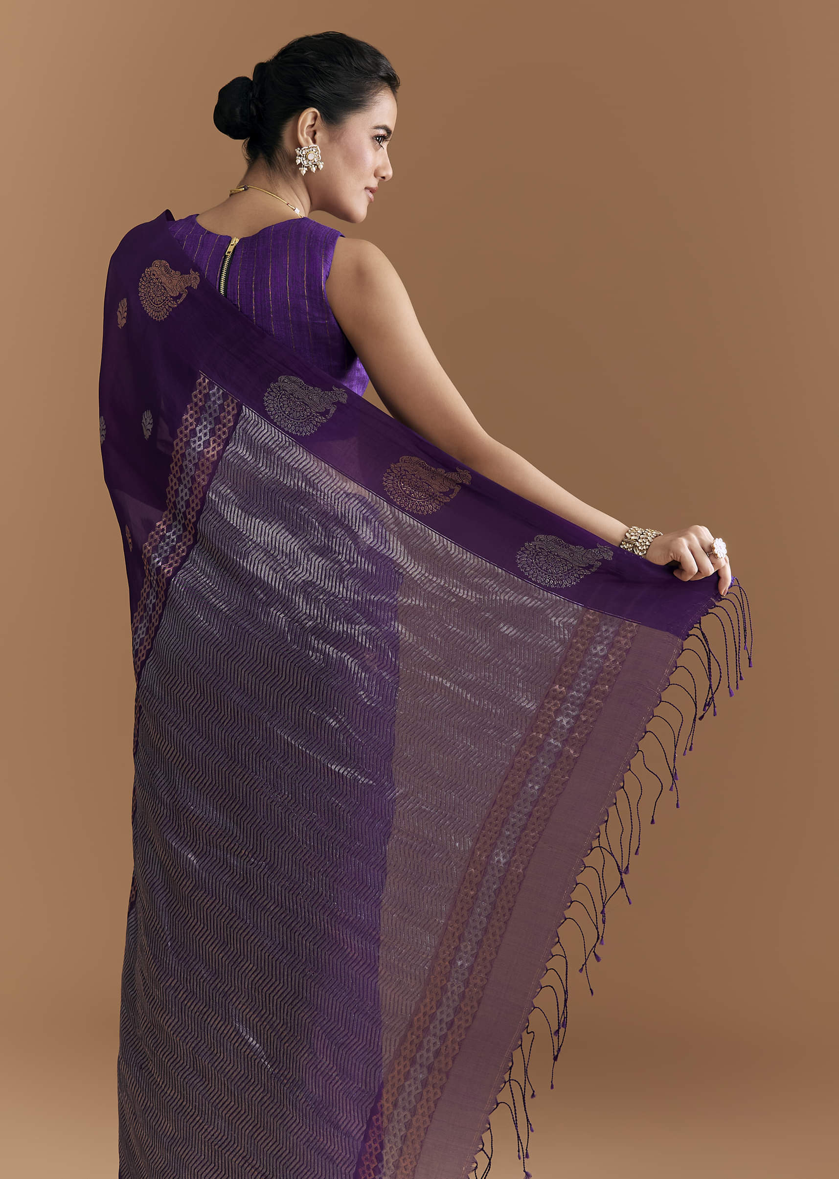 Purple Linen Woven Saree With Brocade And Zari Work - Image 6