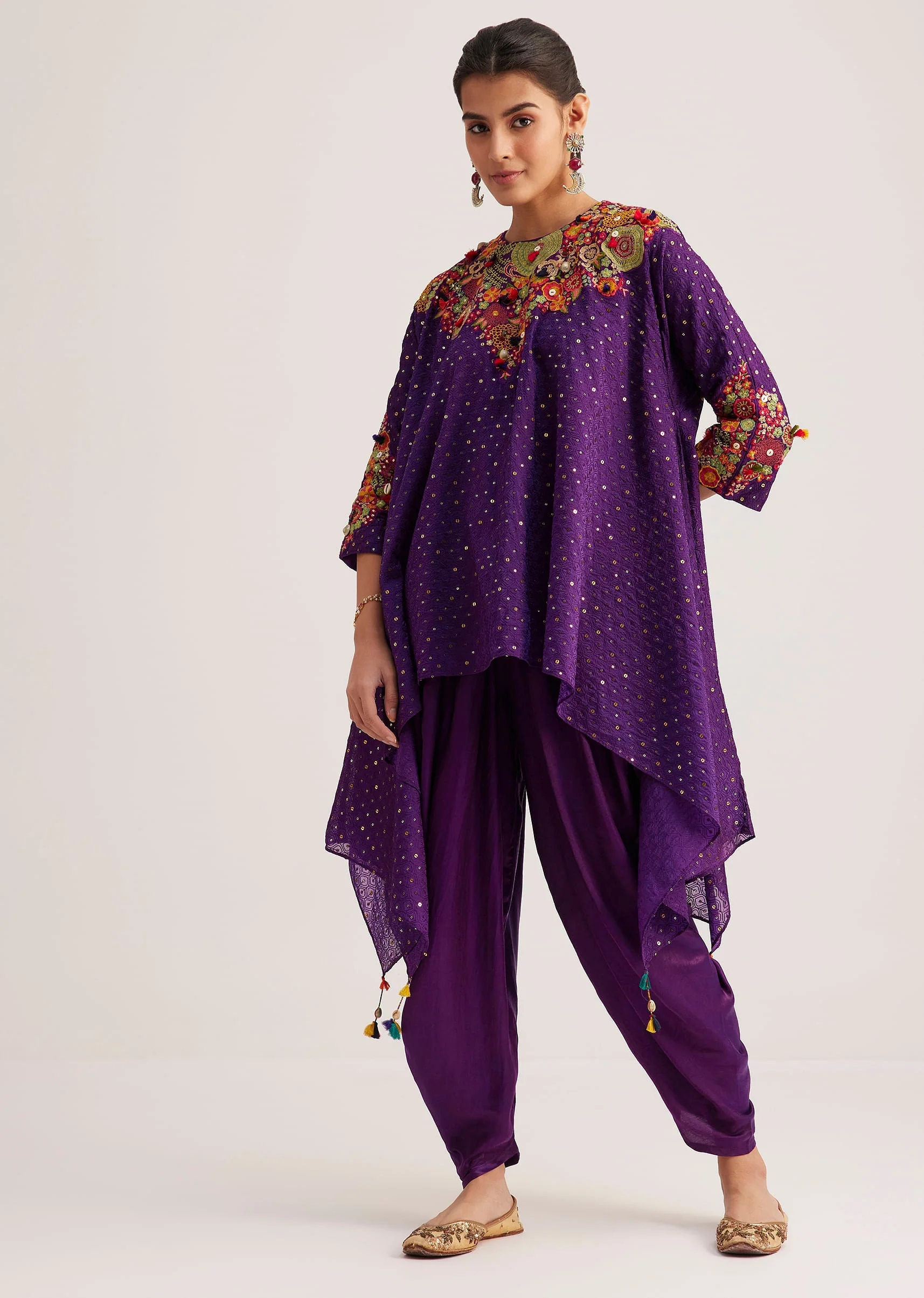 Purple Silk Kurta Dhoti Set With Resham Embroidery And Tassel Details - Image 3