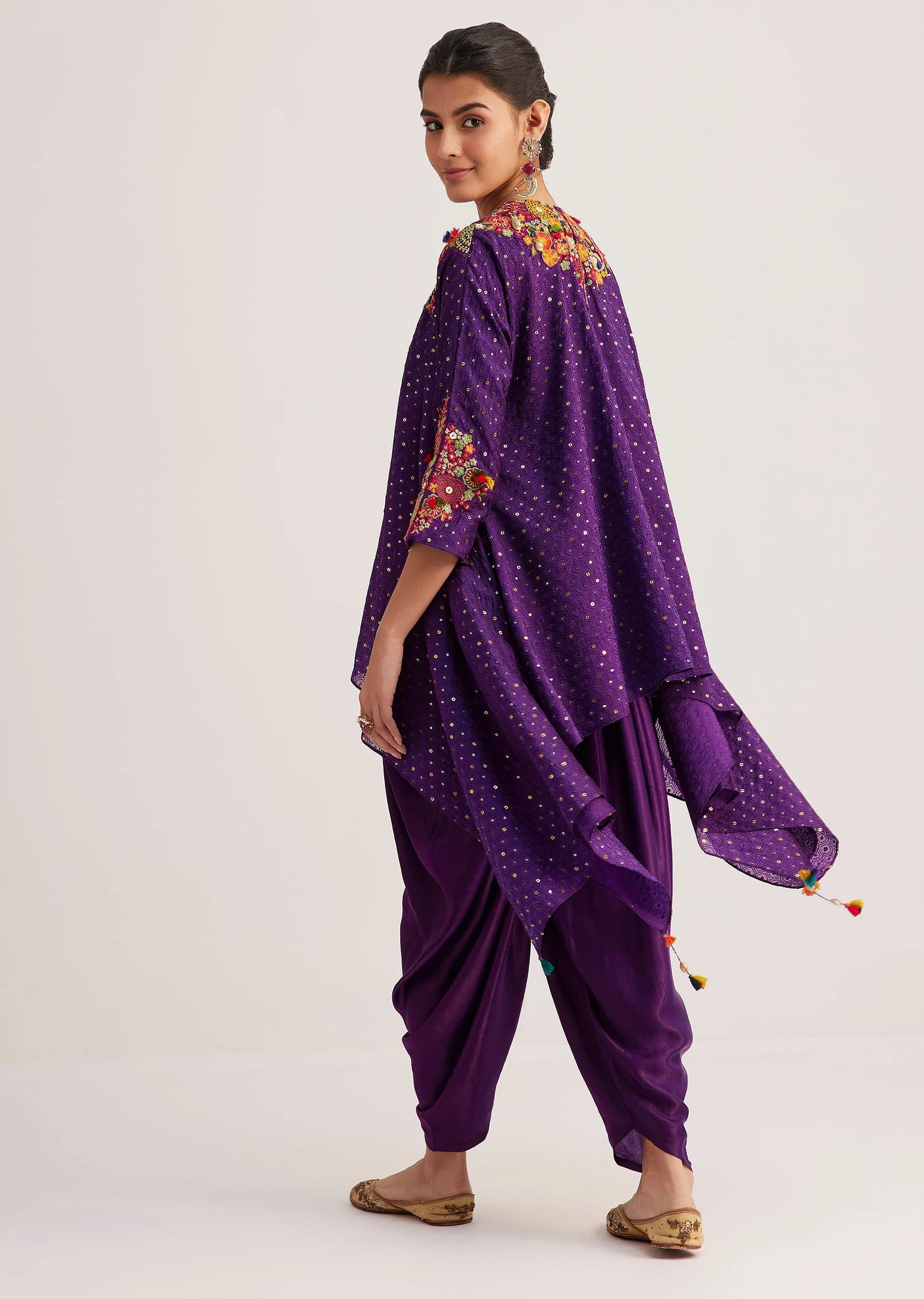 Purple Silk Kurta Dhoti Set With Resham Embroidery And Tassel Details - Image 5