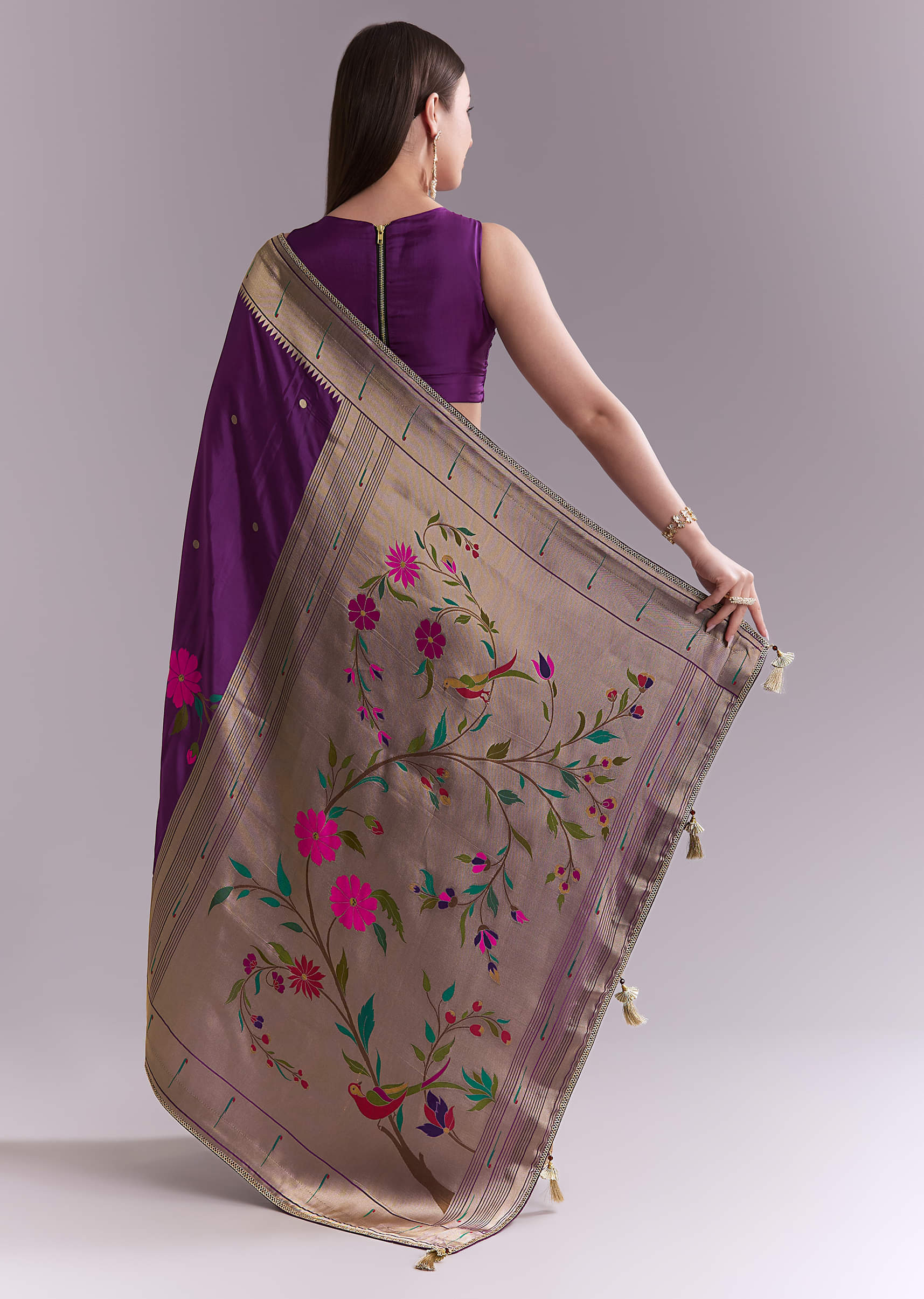 Purple Silk Muniya Paithani Saree With Booti And Zari Work - Image 4