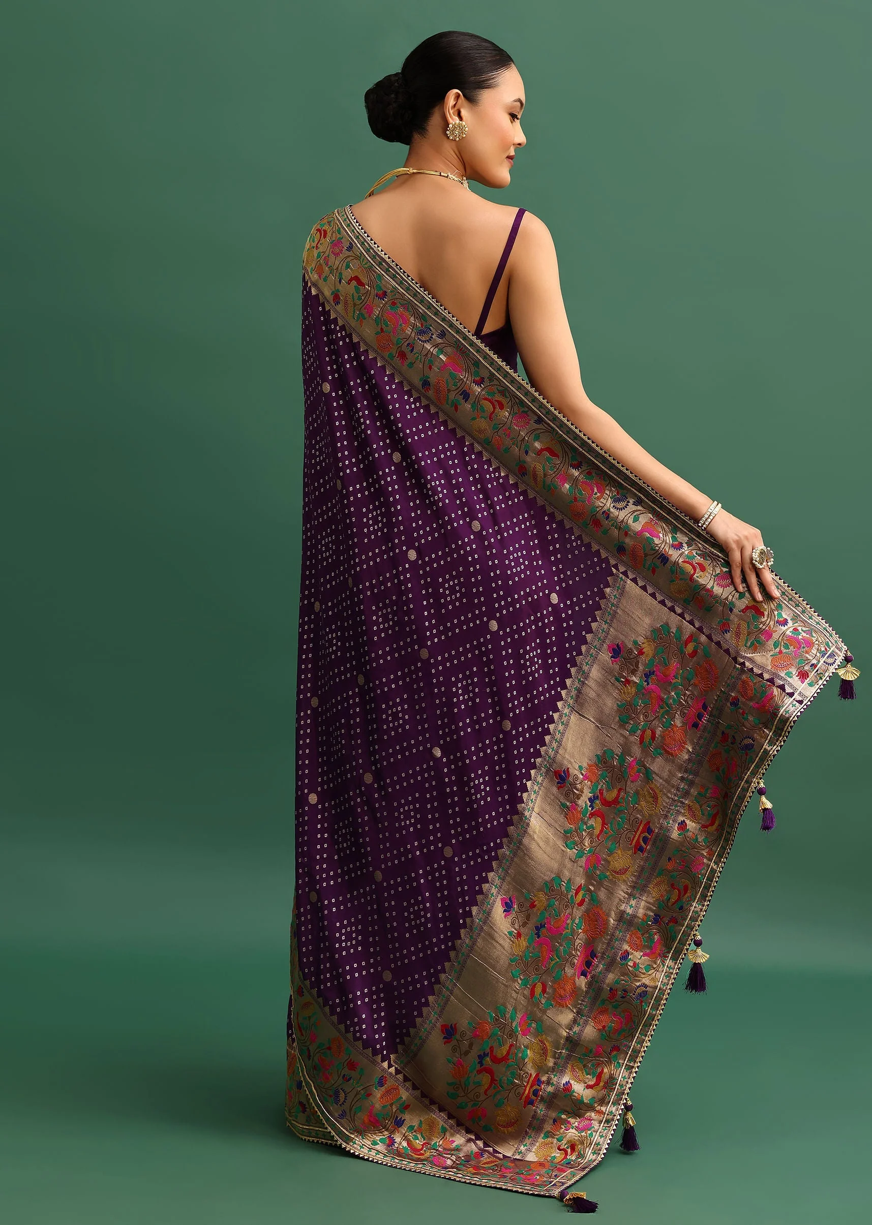 Purple Silk Woven Bandhani Saree With Paithani Border Pallu And Unstitched Blouse - Image 4