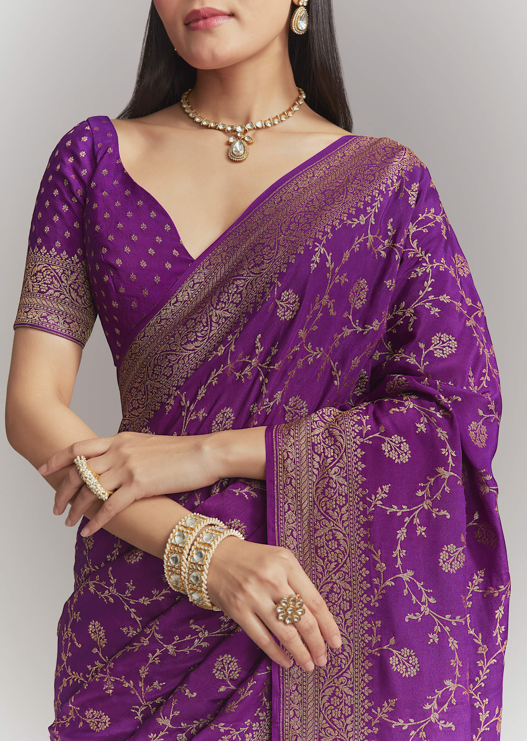 Purple Silk Woven Saree With Zari Jaal Work - Image 2