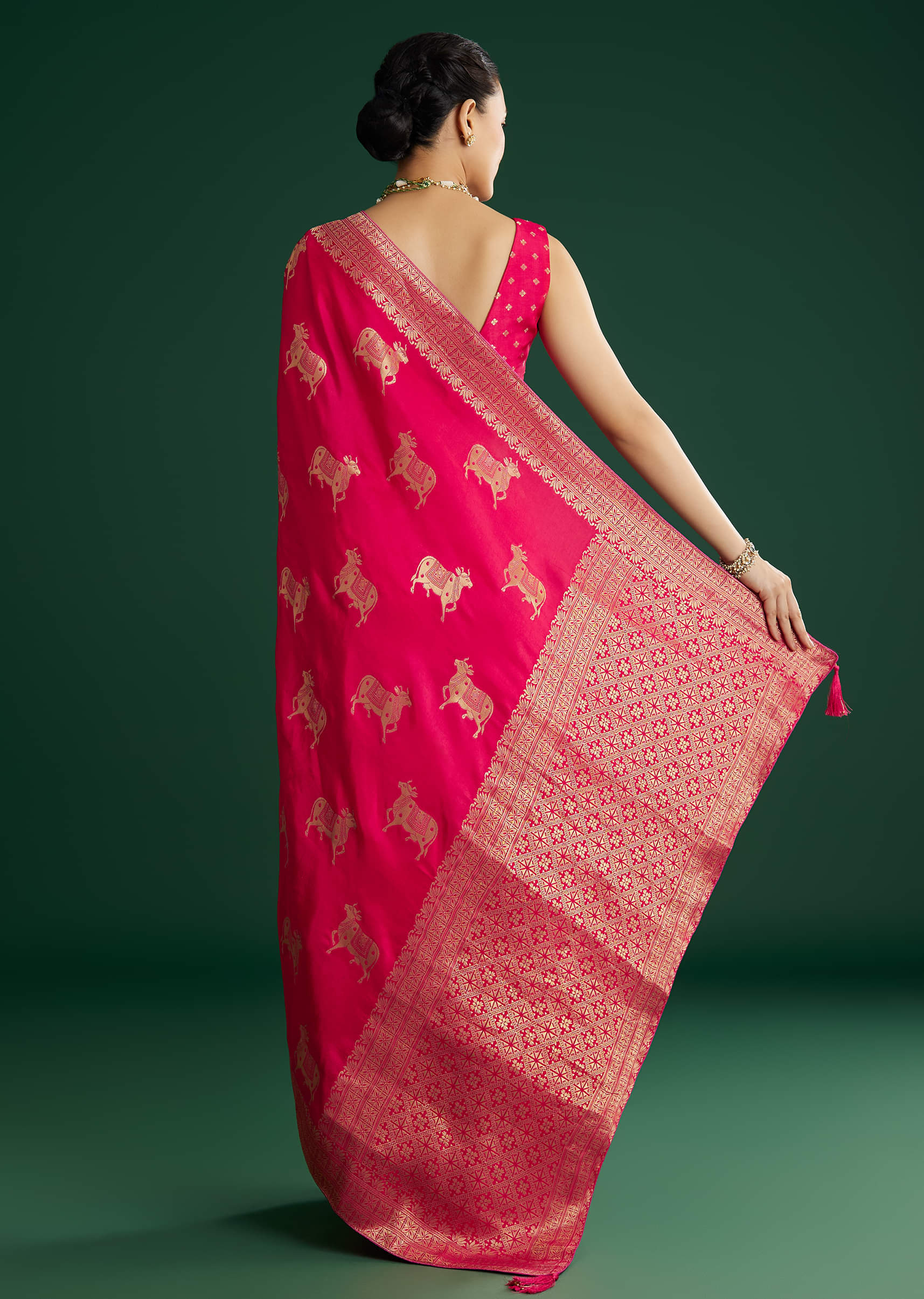 Rani Pink Dola Silk Saree With Zari Woven Border - Image 4