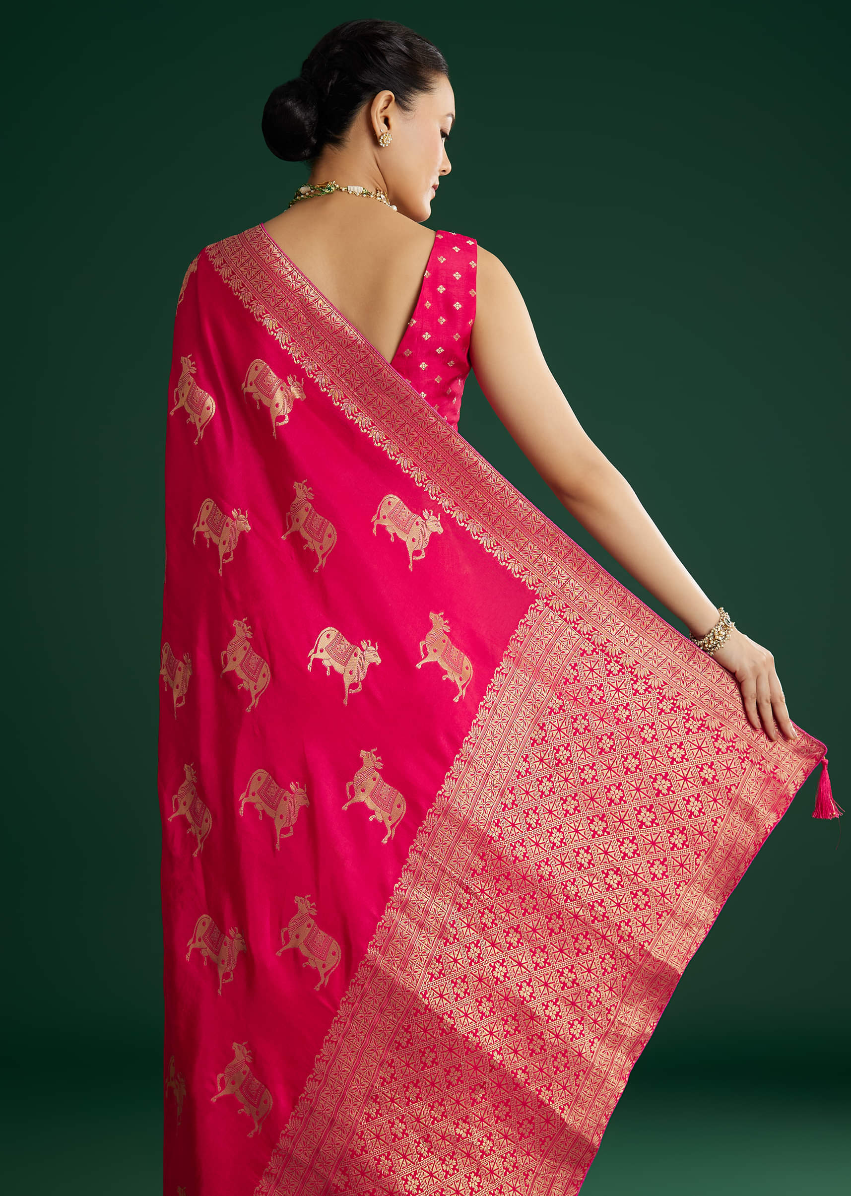 Rani Pink Dola Silk Saree With Zari Woven Border - Image 6