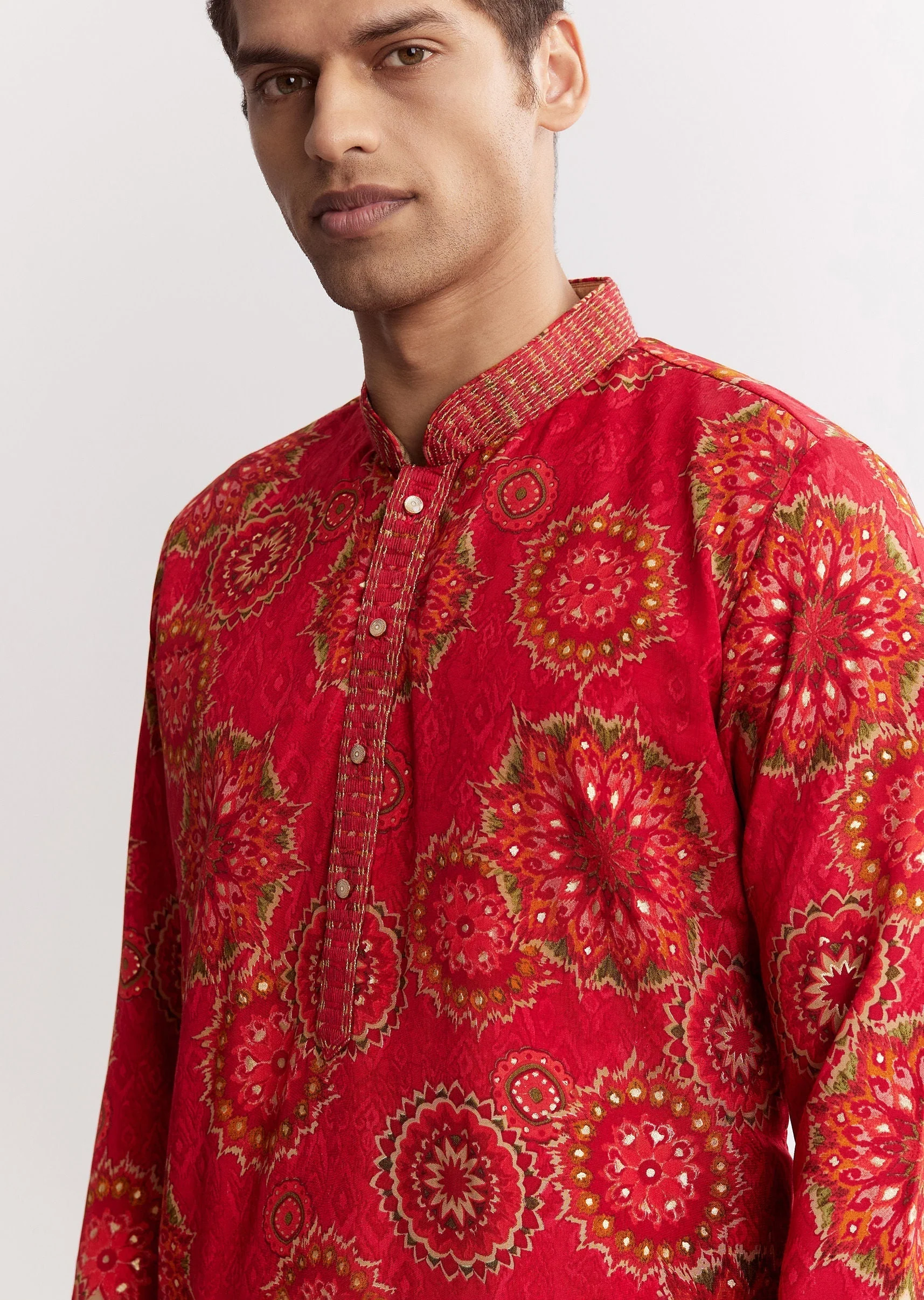 Red Chanderi Printed Kurta Set With Sequins Embroidery - Image 3