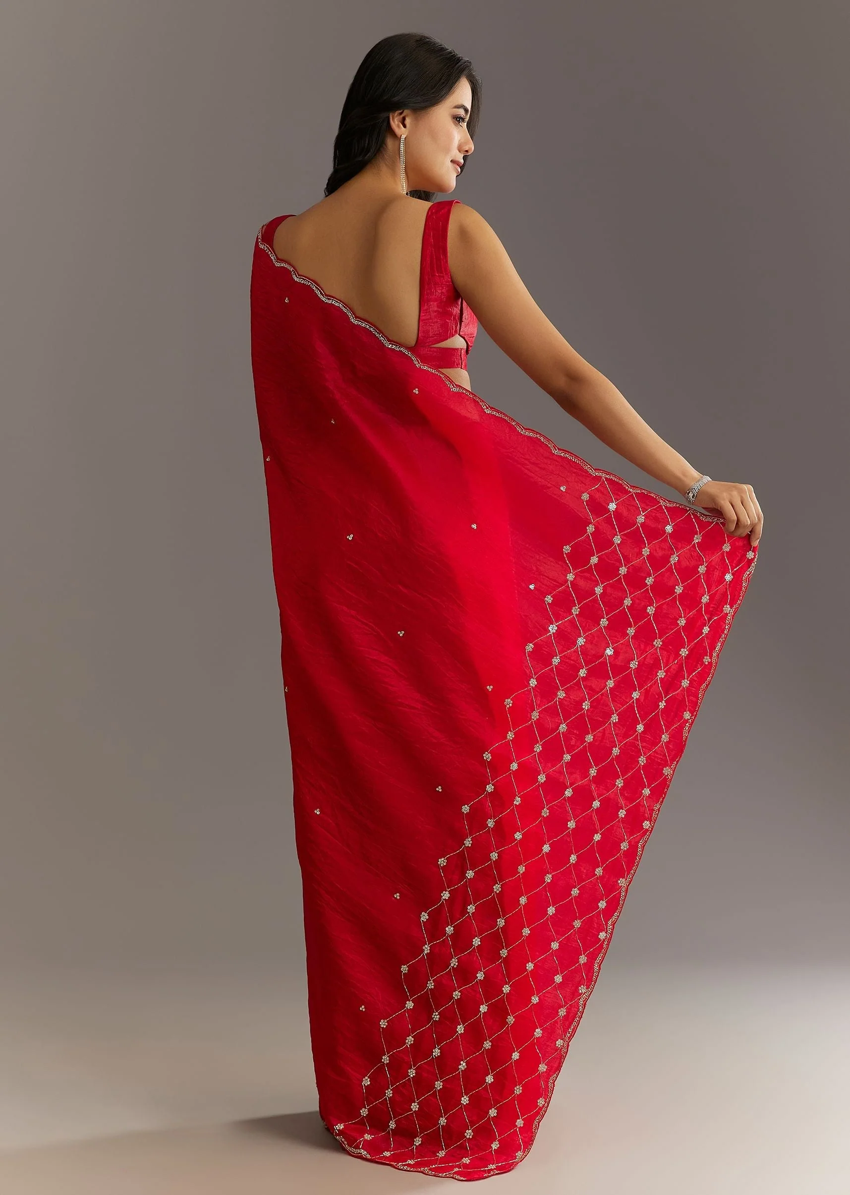 Red Crushed Tissue Embroidered Saree With Cutdana And Sequin Work - Image 4