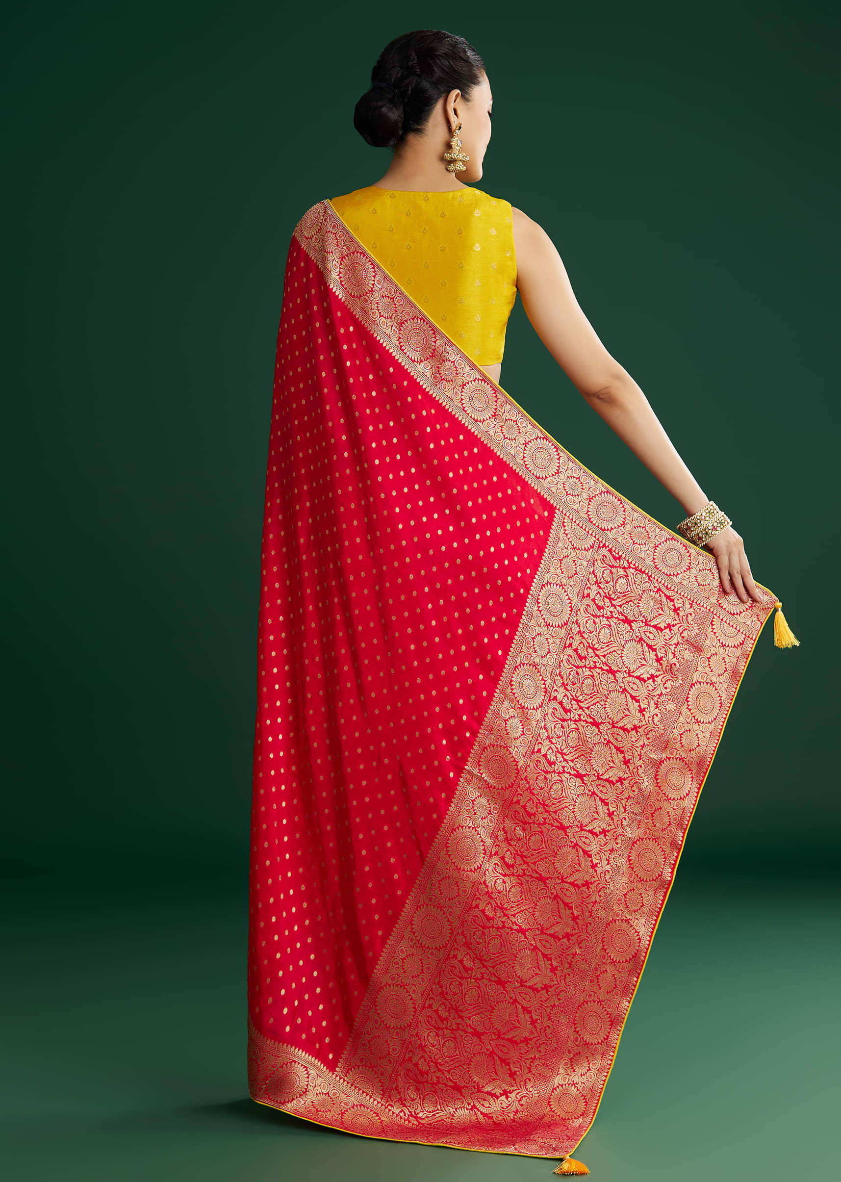 Red Dola Silk Saree With Butti And Floral Woven Border - Image 4