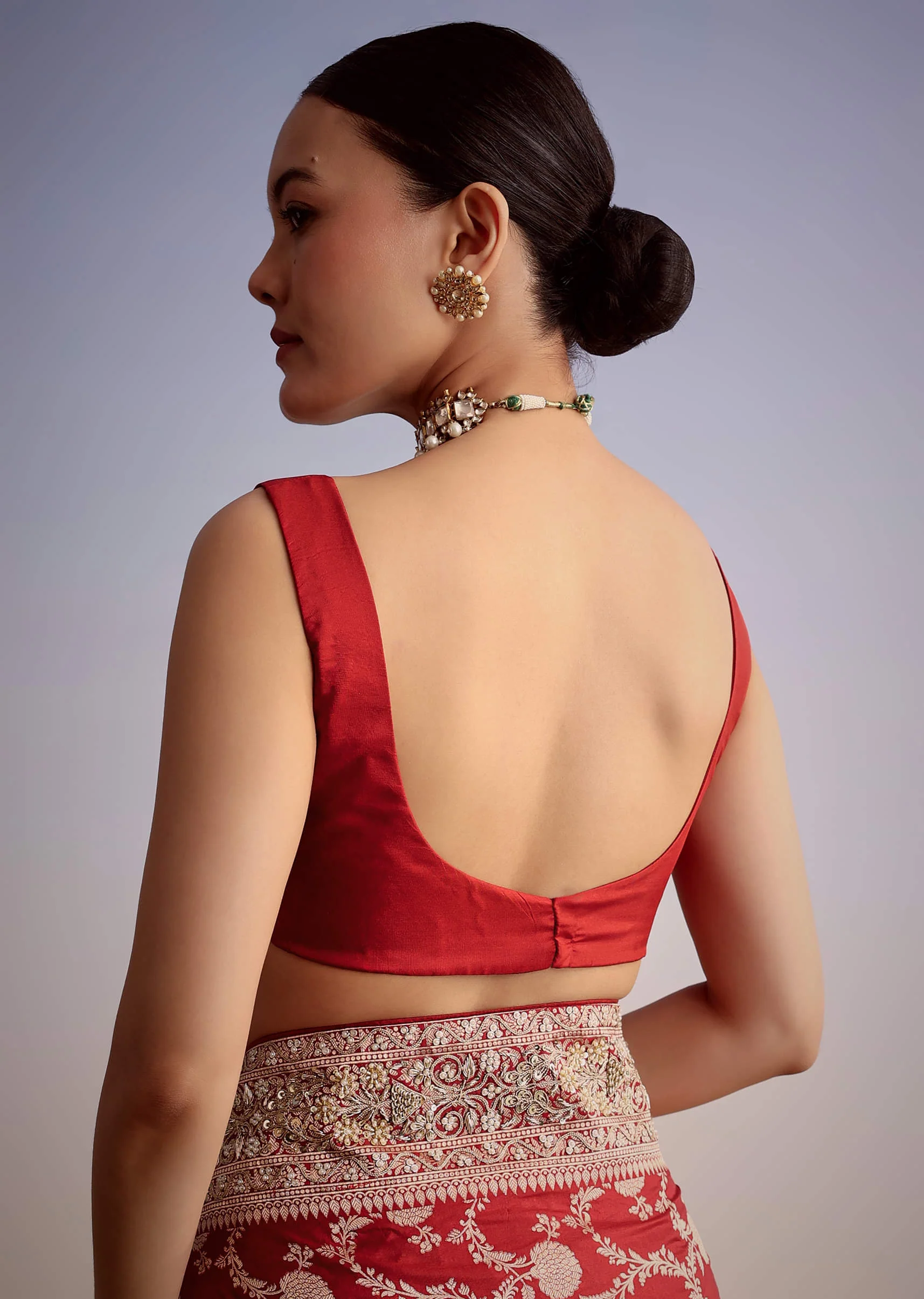 Red Dola Silk Saree With Floral Jaal Work - Image 8