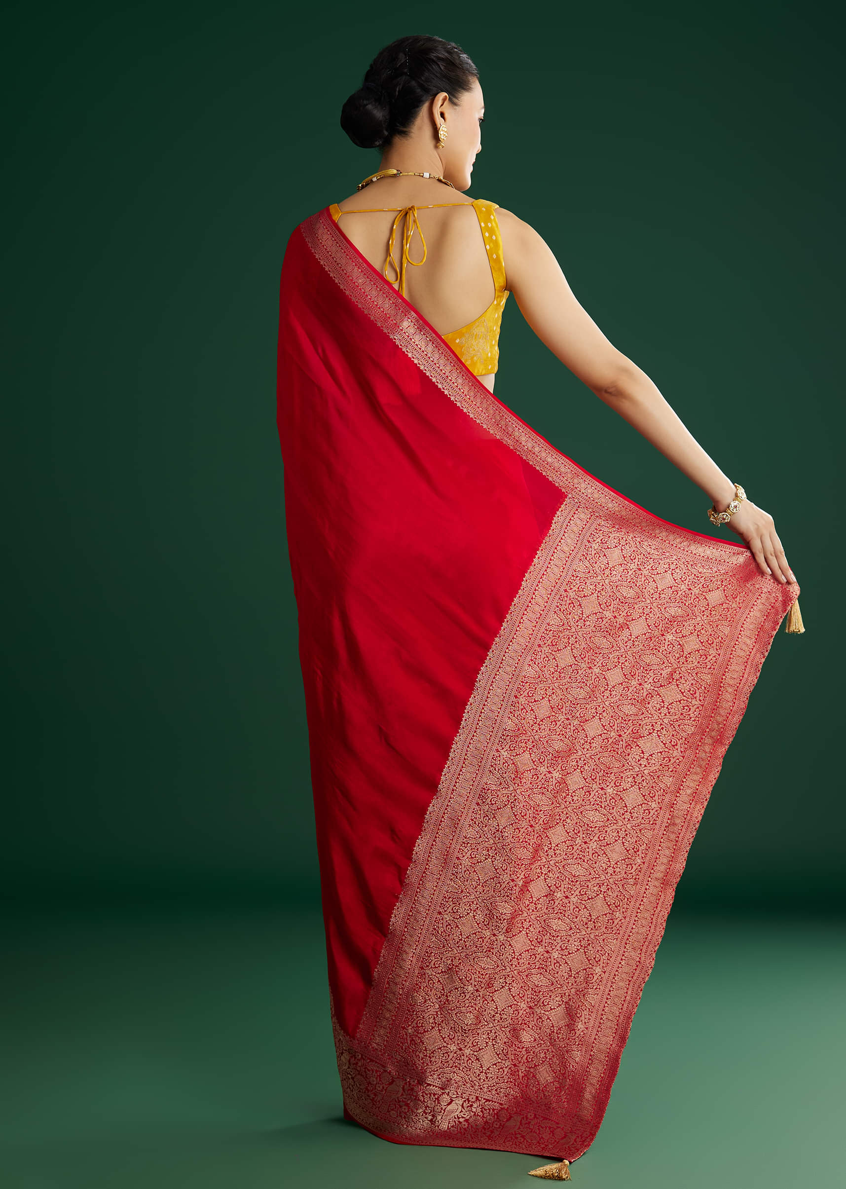 Red Dola Silk Saree With Woven Border And Pallu - Image 4