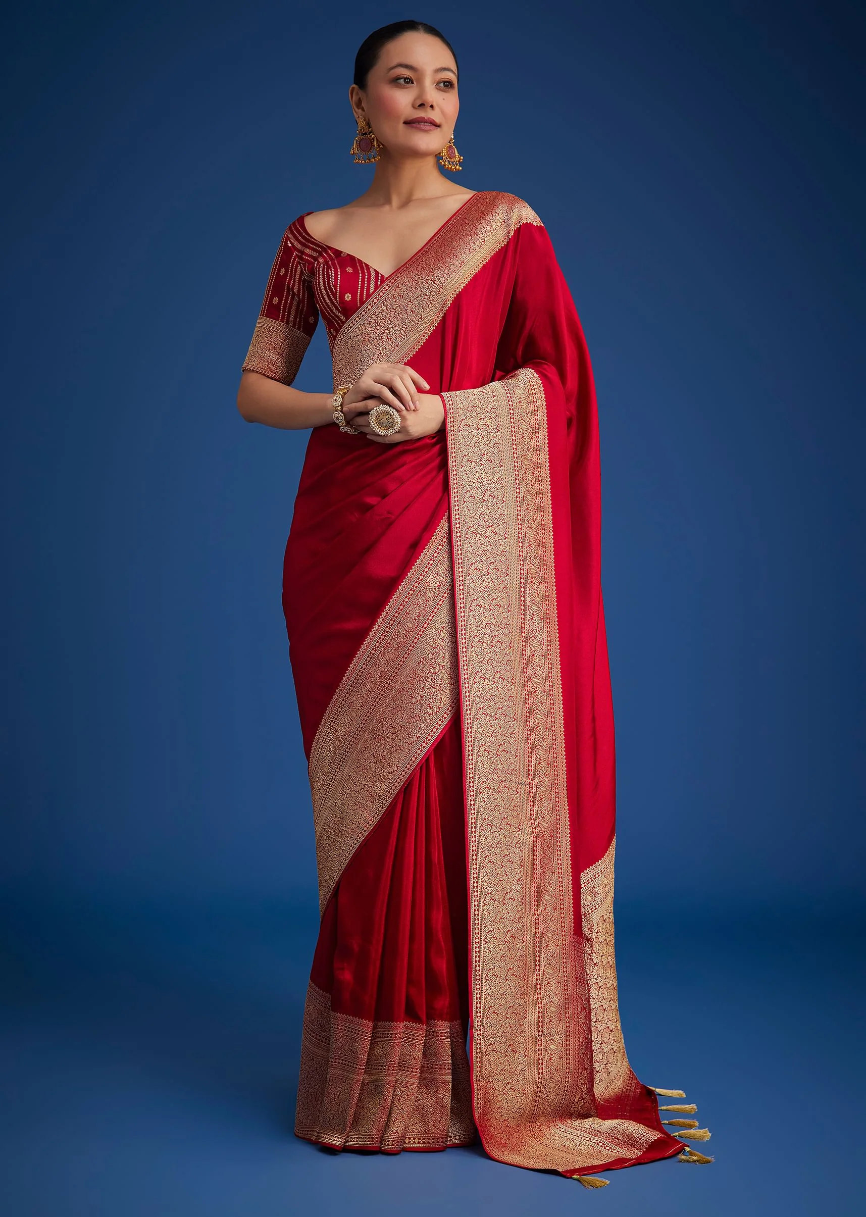 Red Dola Silk Saree With Zari Woven Border And Pallu - Image 5