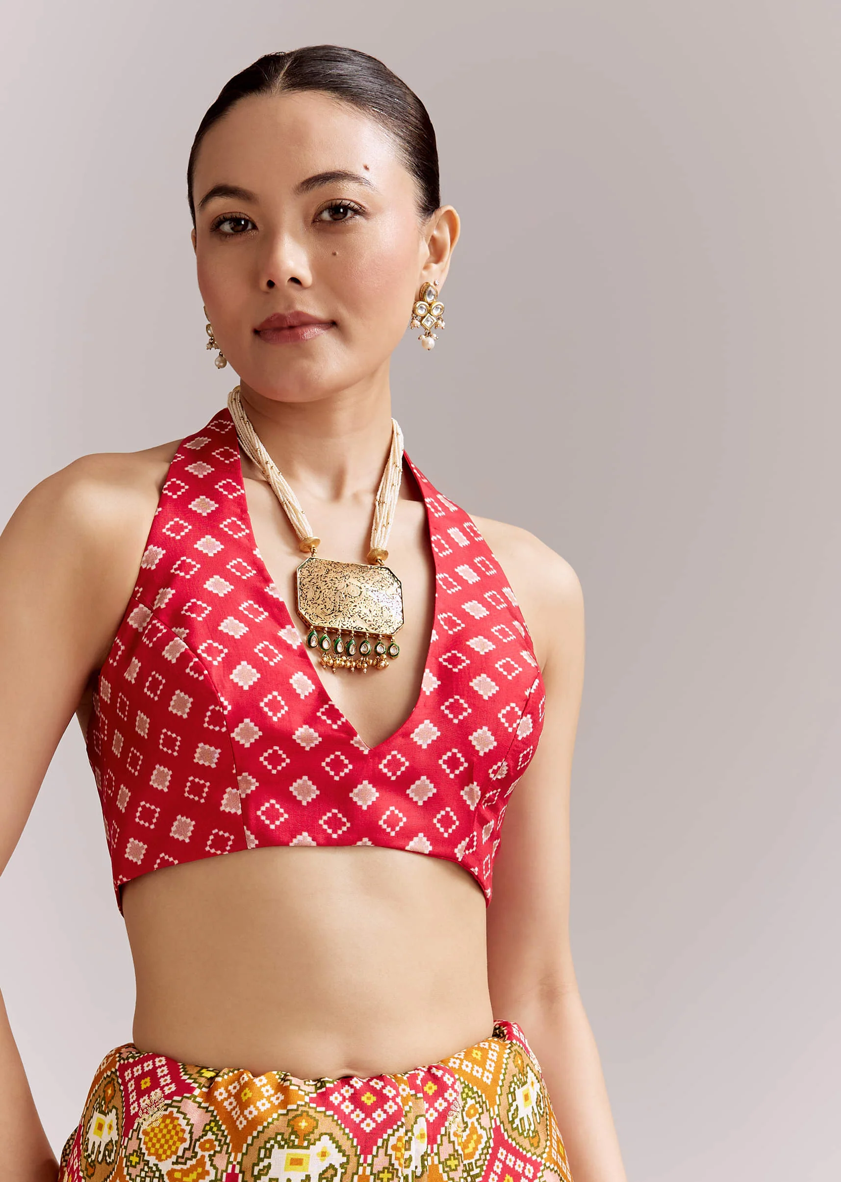 Red Dola Silk Woven Bandhani Saree With Gotapatti Detailing - Image 7