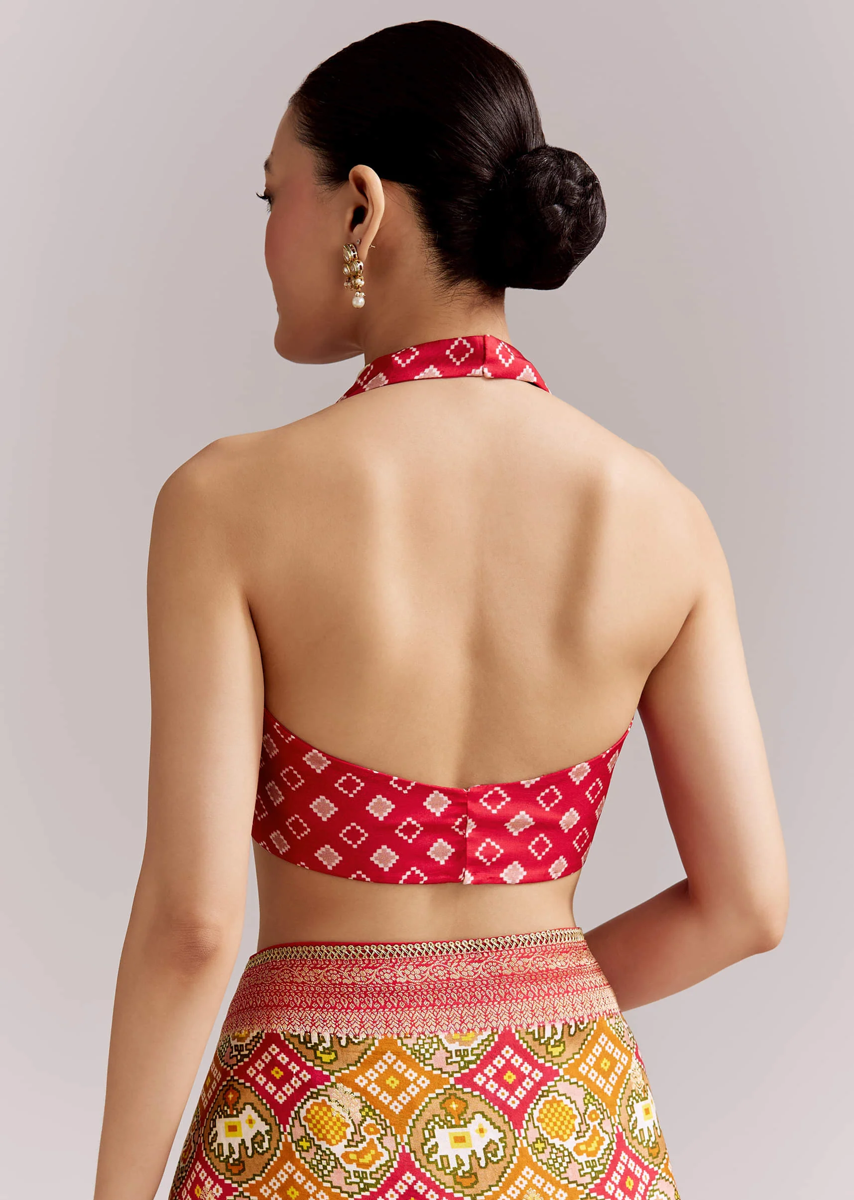 Red Dola Silk Woven Bandhani Saree With Gotapatti Detailing - Image 8