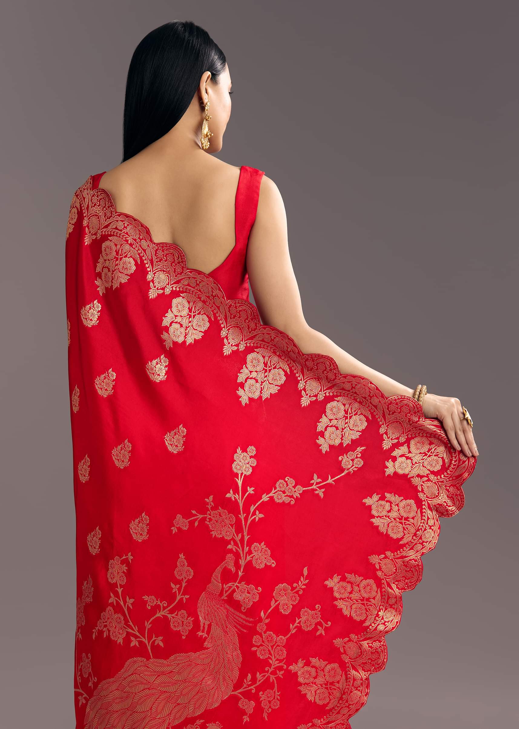 Red Dola Silk Woven Motif Saree With Scallop Border - Image 4