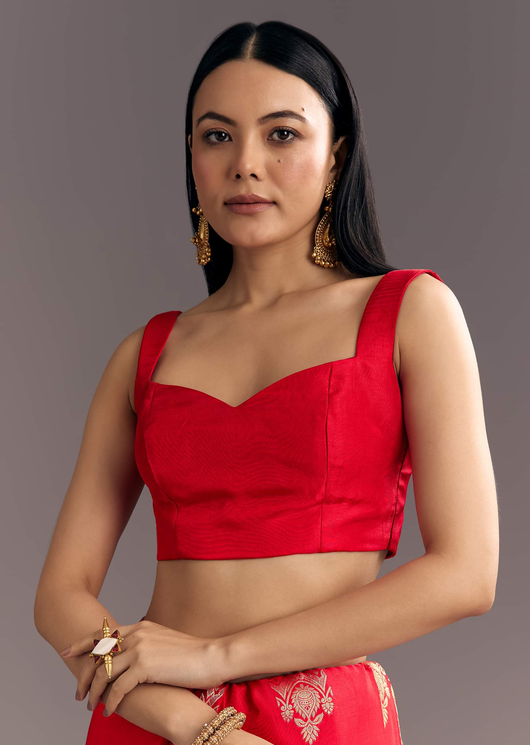 Red Dola Silk Woven Motif Saree With Scallop Border - Image 7