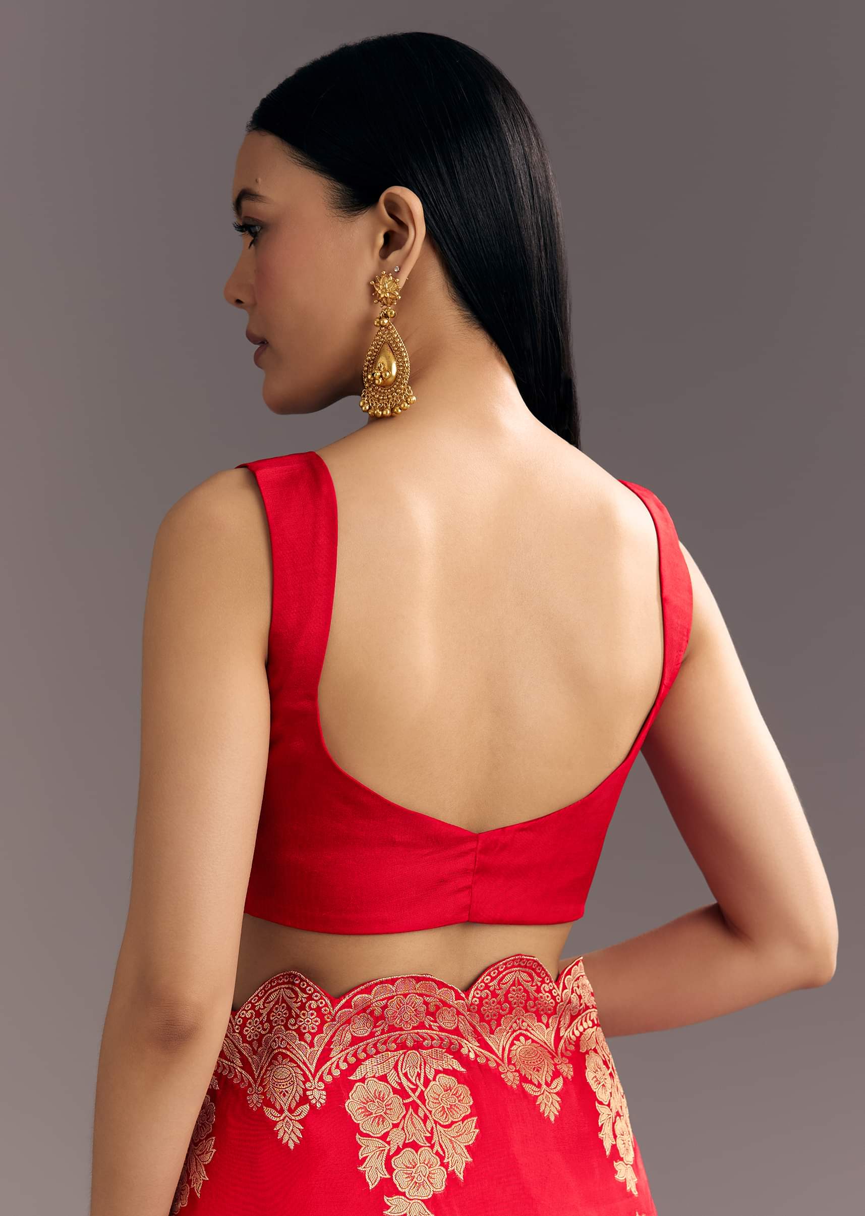 Red Dola Silk Woven Motif Saree With Scallop Border - Image 8