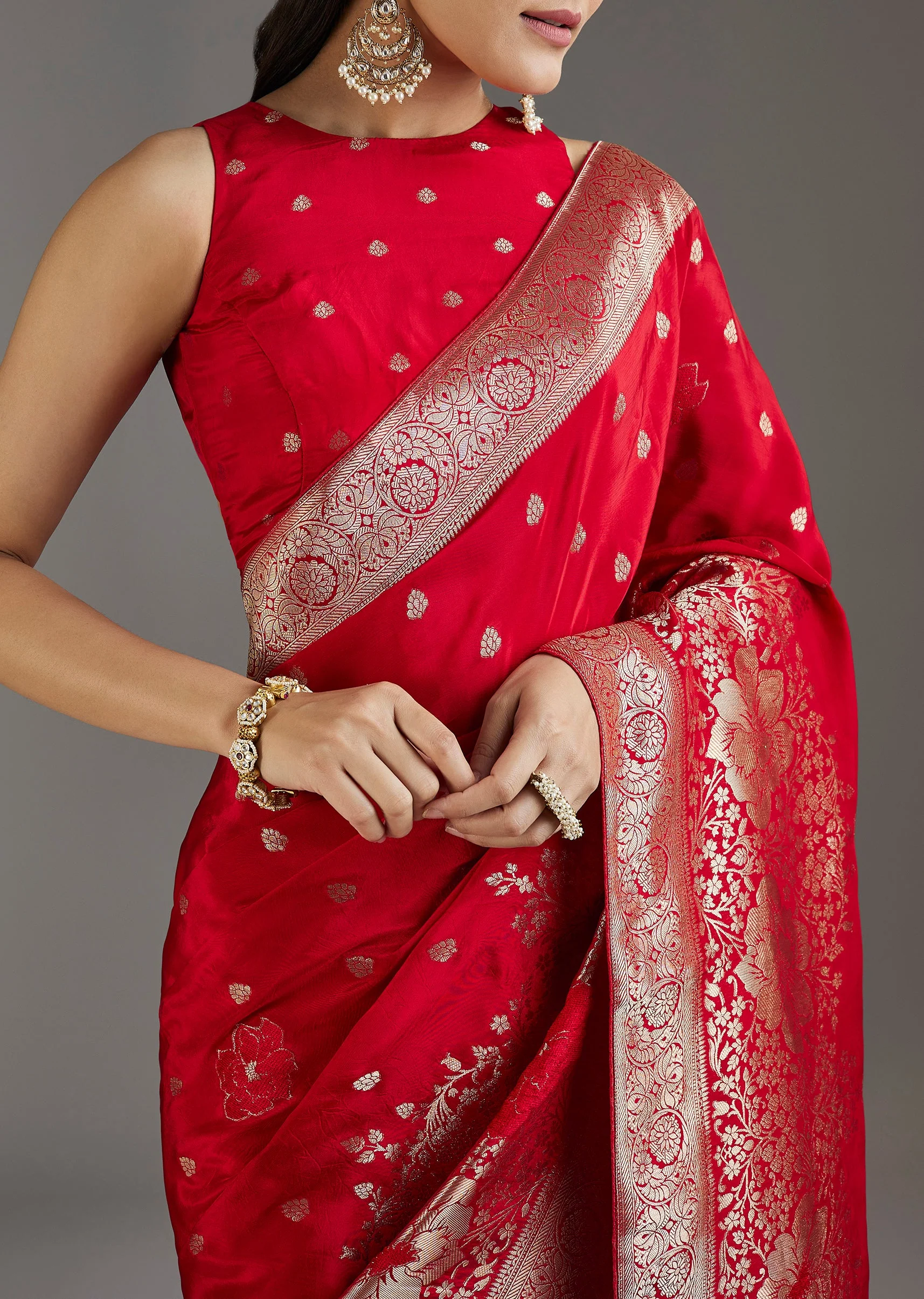 Red Dola Silk Woven Saree - Image 2