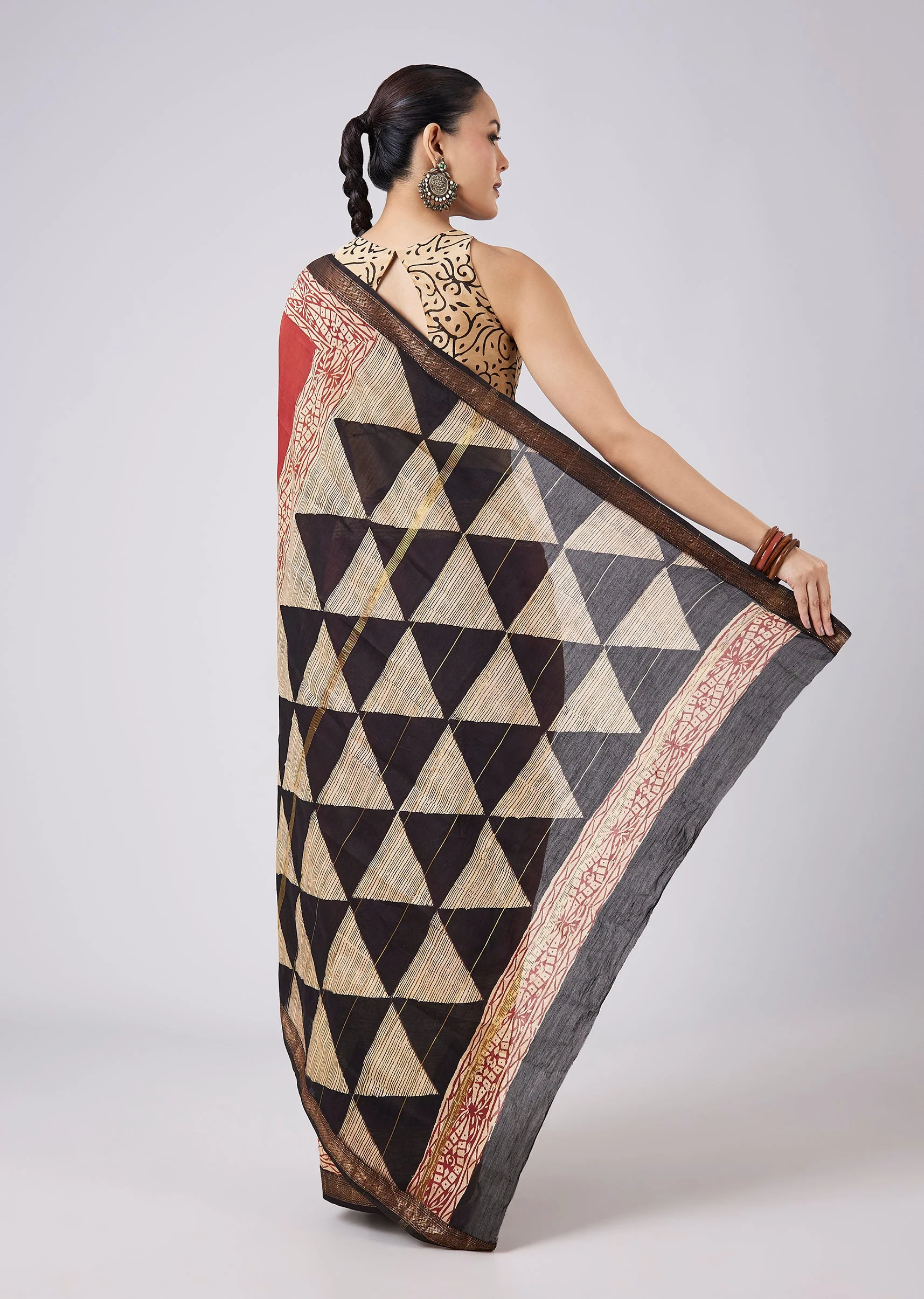 Red Geometric Block Printed Saree with Unstitched Blouse - Image 4