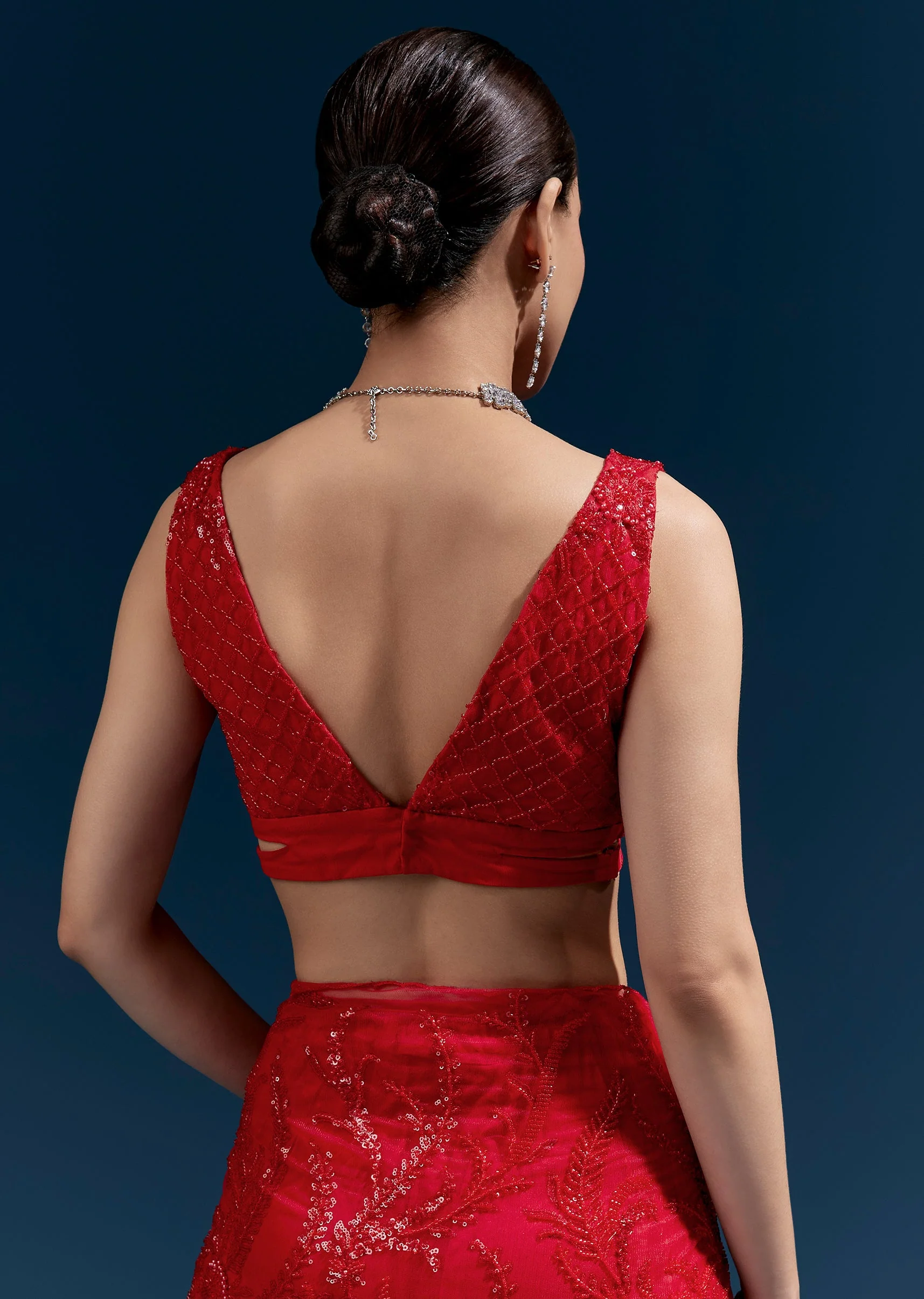 Red Heavy Embroidered Net Saree With Cutwork Border And All Over Floral Jaal - Image 8