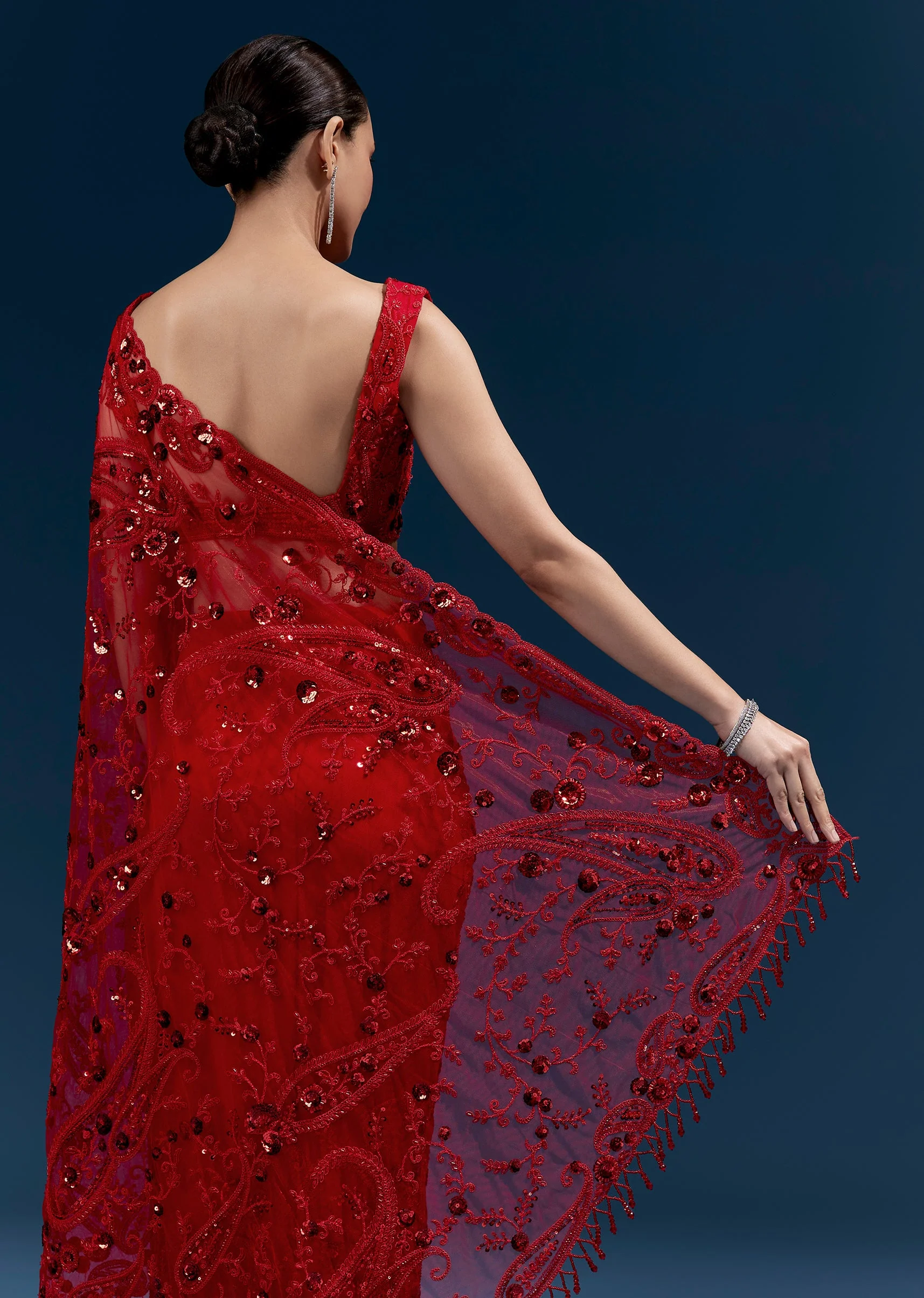 Red Heavy Embroidered Net Saree With Floral Work And Tasselled Pallu - Image 6
