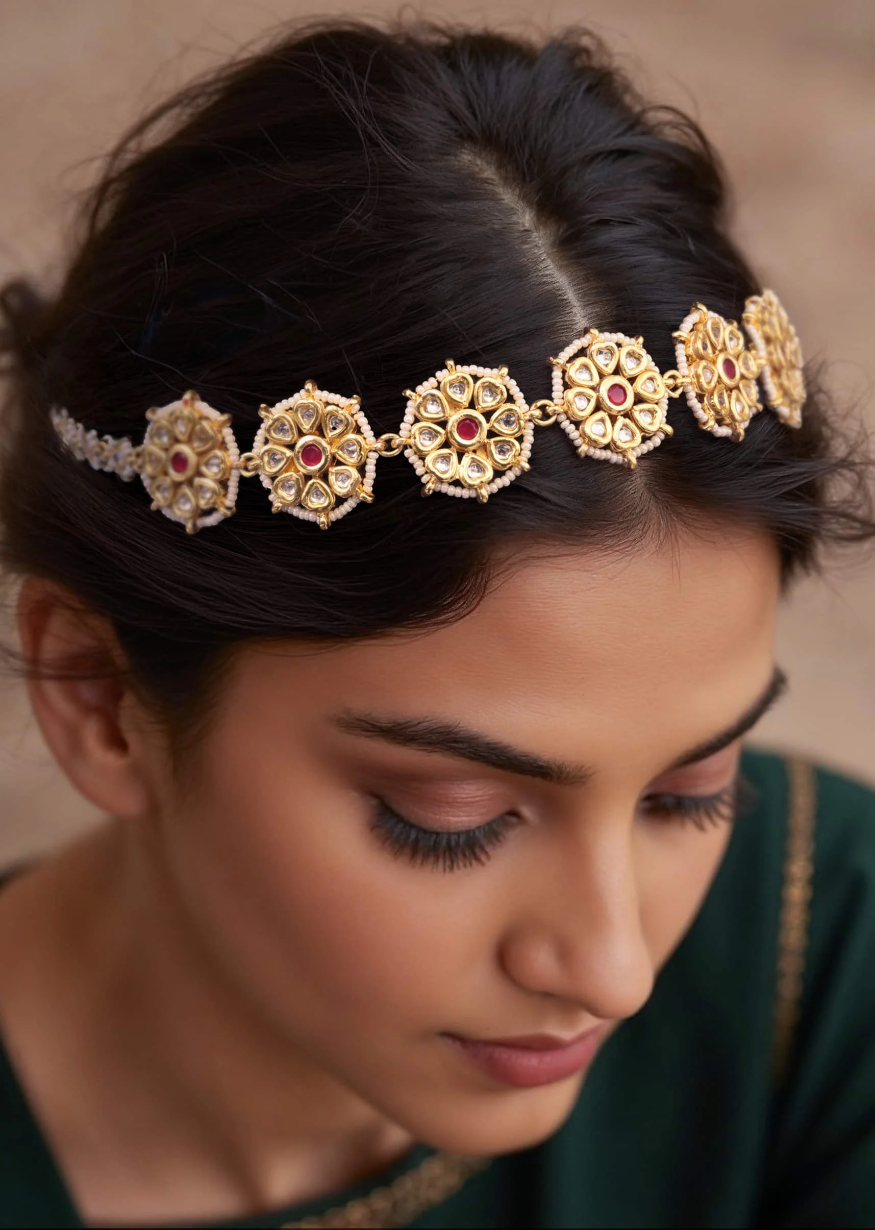 Red Kundan Floral Motif Mathapatti