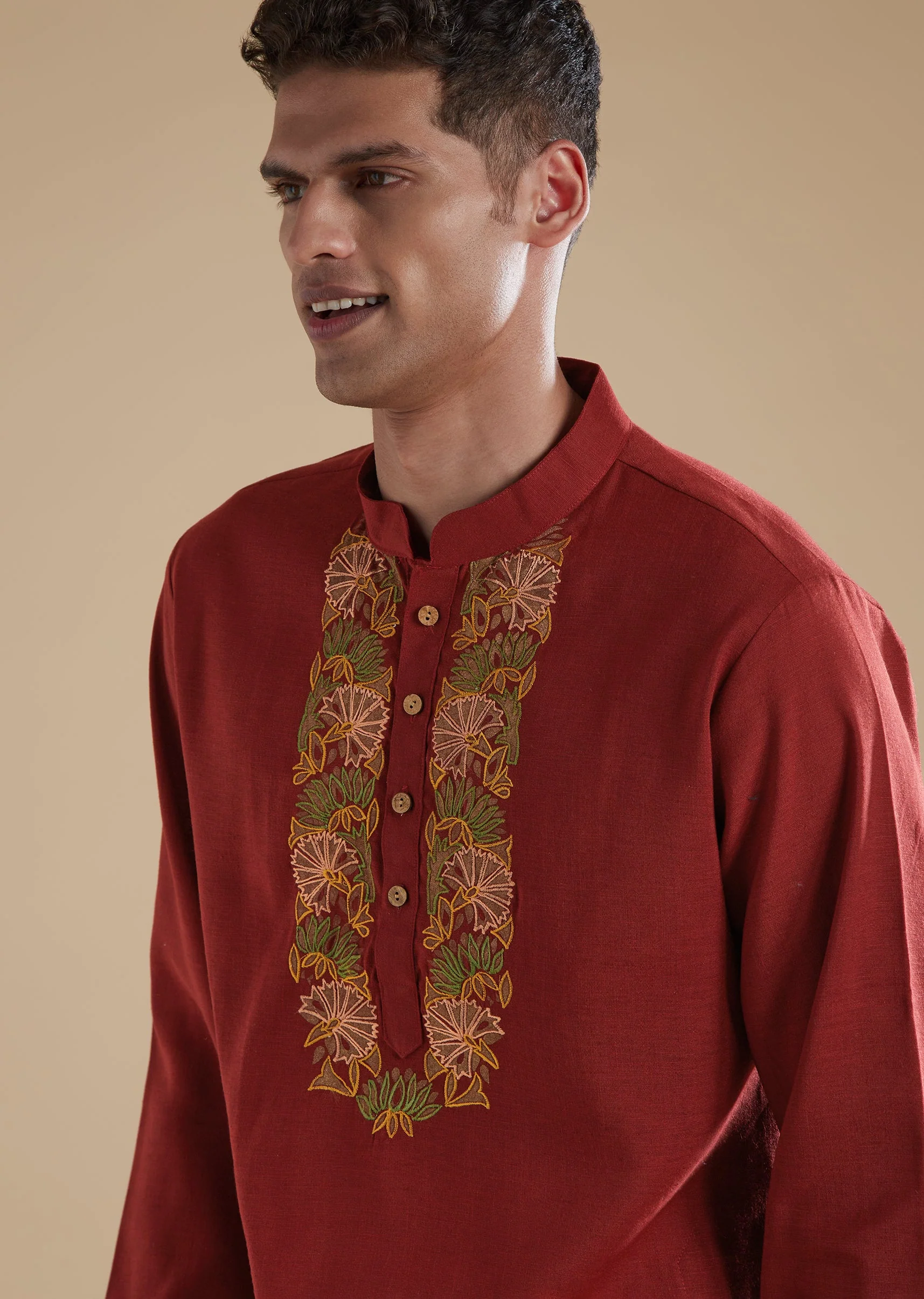 Red Kurta Set With Resham Thread Work - Image 2