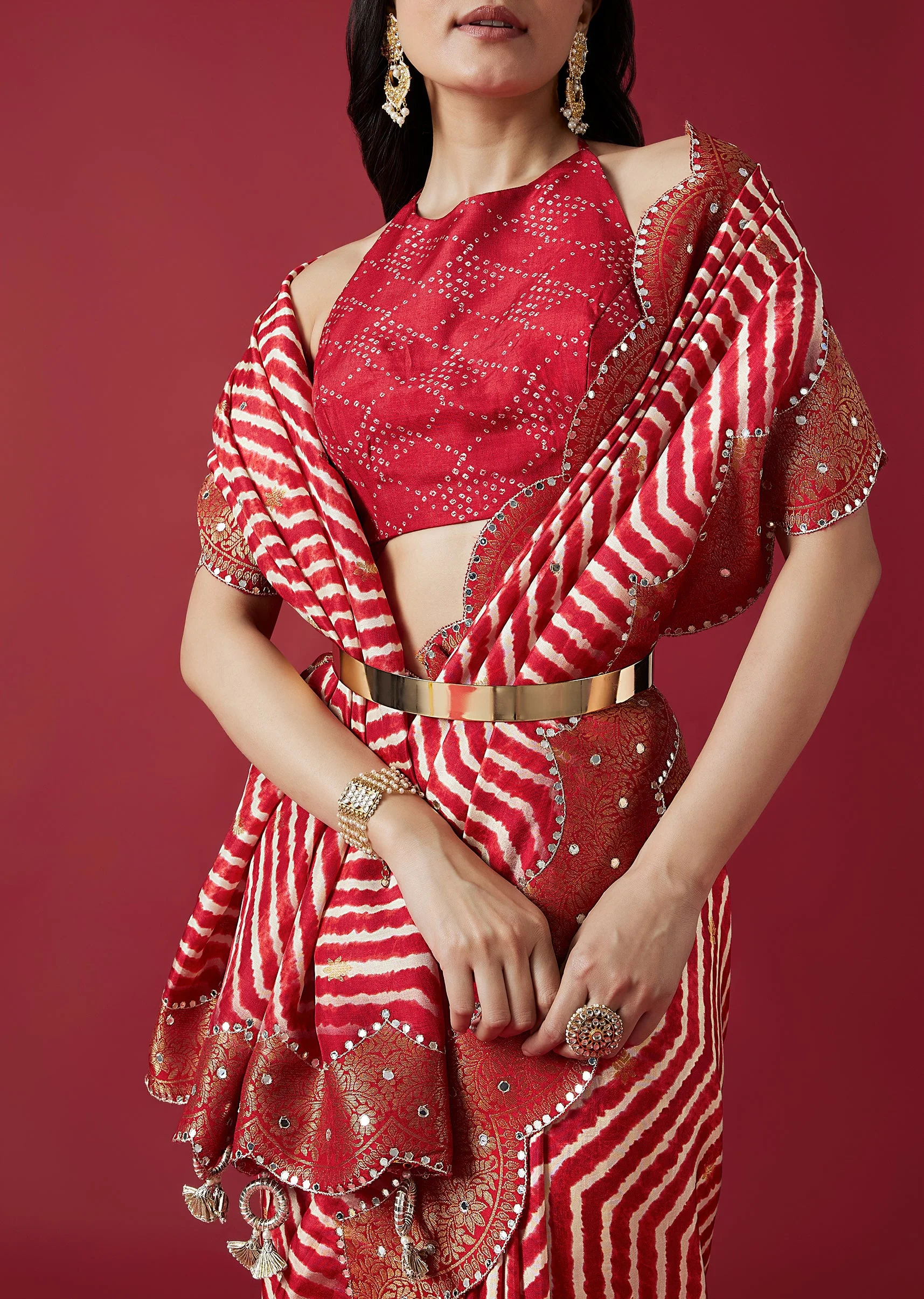 Red Leheriya Printed Saree With Mirror Work Border - Image 2