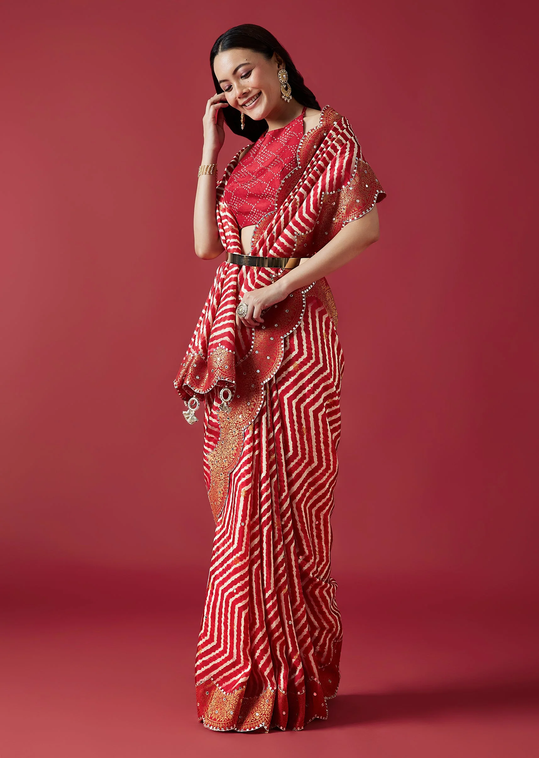 Red Leheriya Printed Saree With Mirror Work Border - Image 3