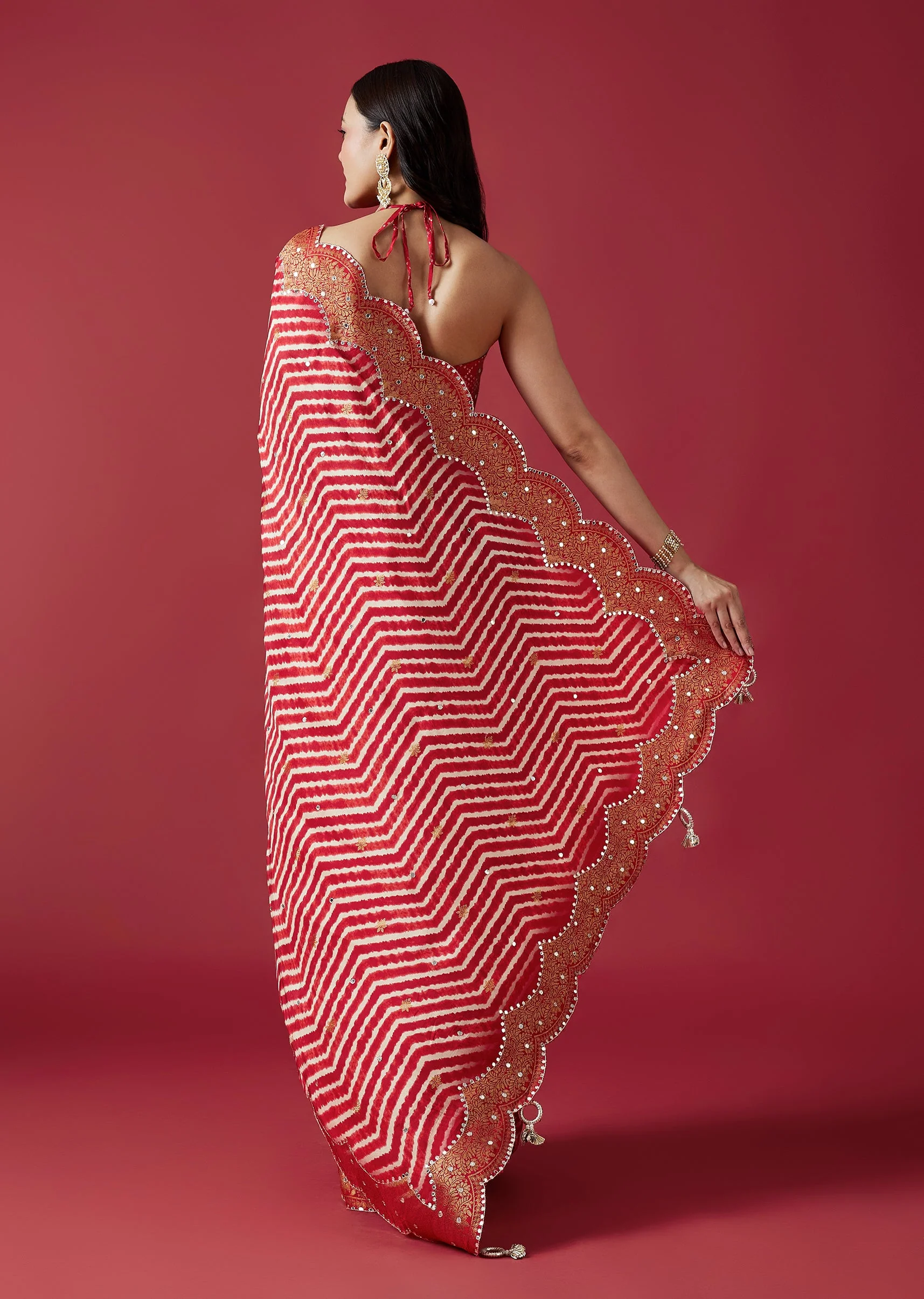 Red Leheriya Printed Saree With Mirror Work Border - Image 4