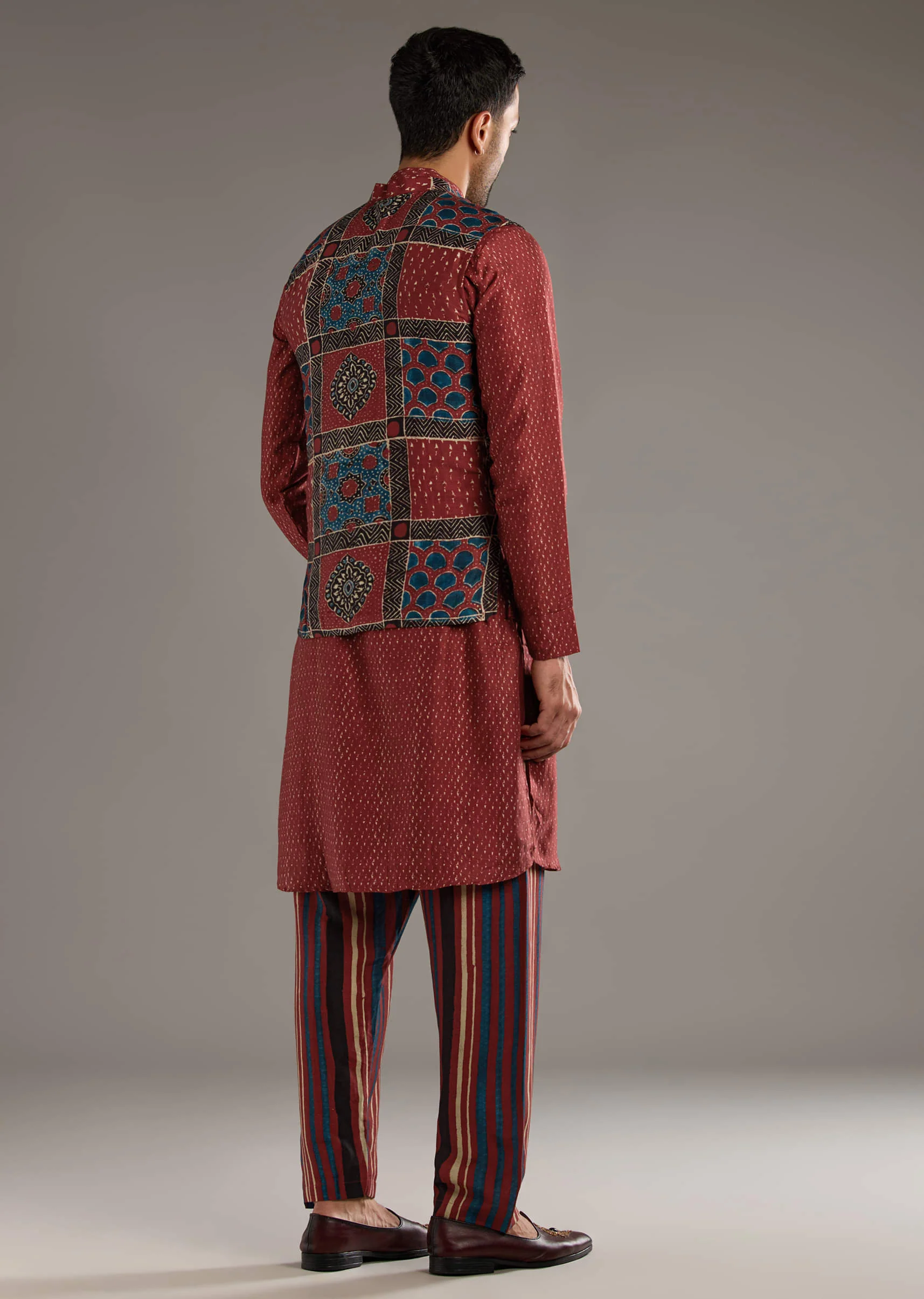Red Linen Kurta Jacket Set For Men With Hand Block Ajrakh Print - Image 5