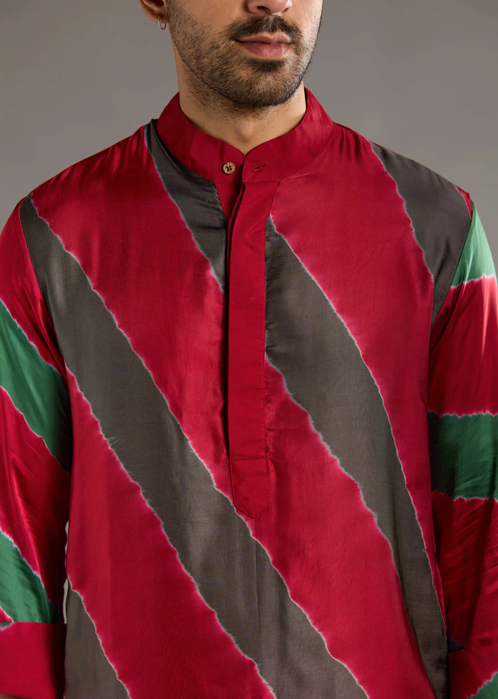 Red Modal Kurta Set For Men With Hand Dyed Leheriya Print - Image 2