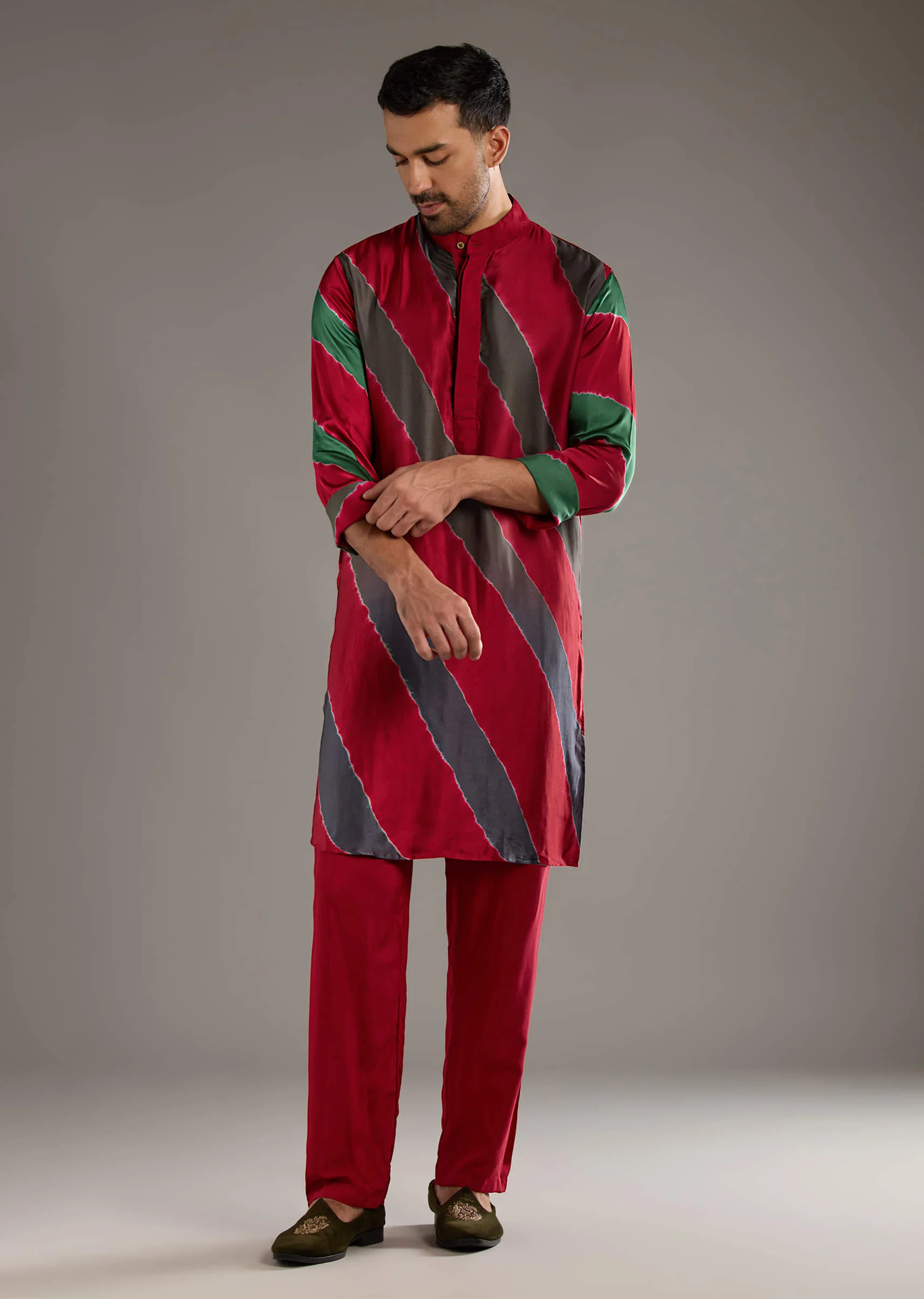 Red Modal Kurta Set For Men With Hand Dyed Leheriya Print - Image 3