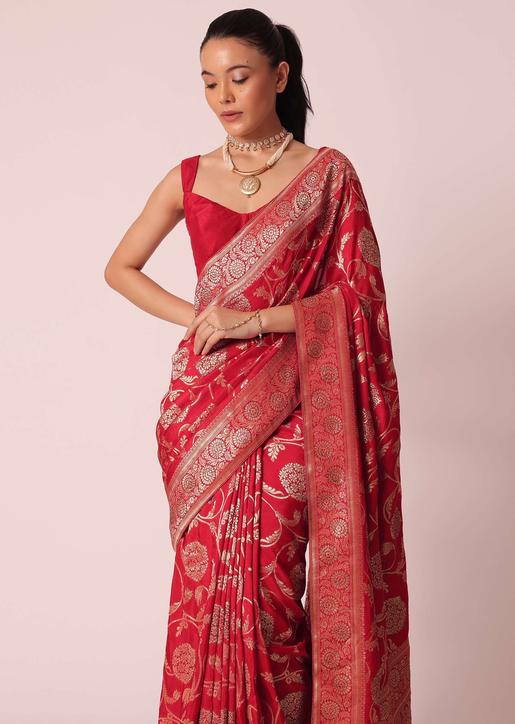 Red Saree in Dola Silk With Floral Weave And Unstitched Blouse Piece - Image 2